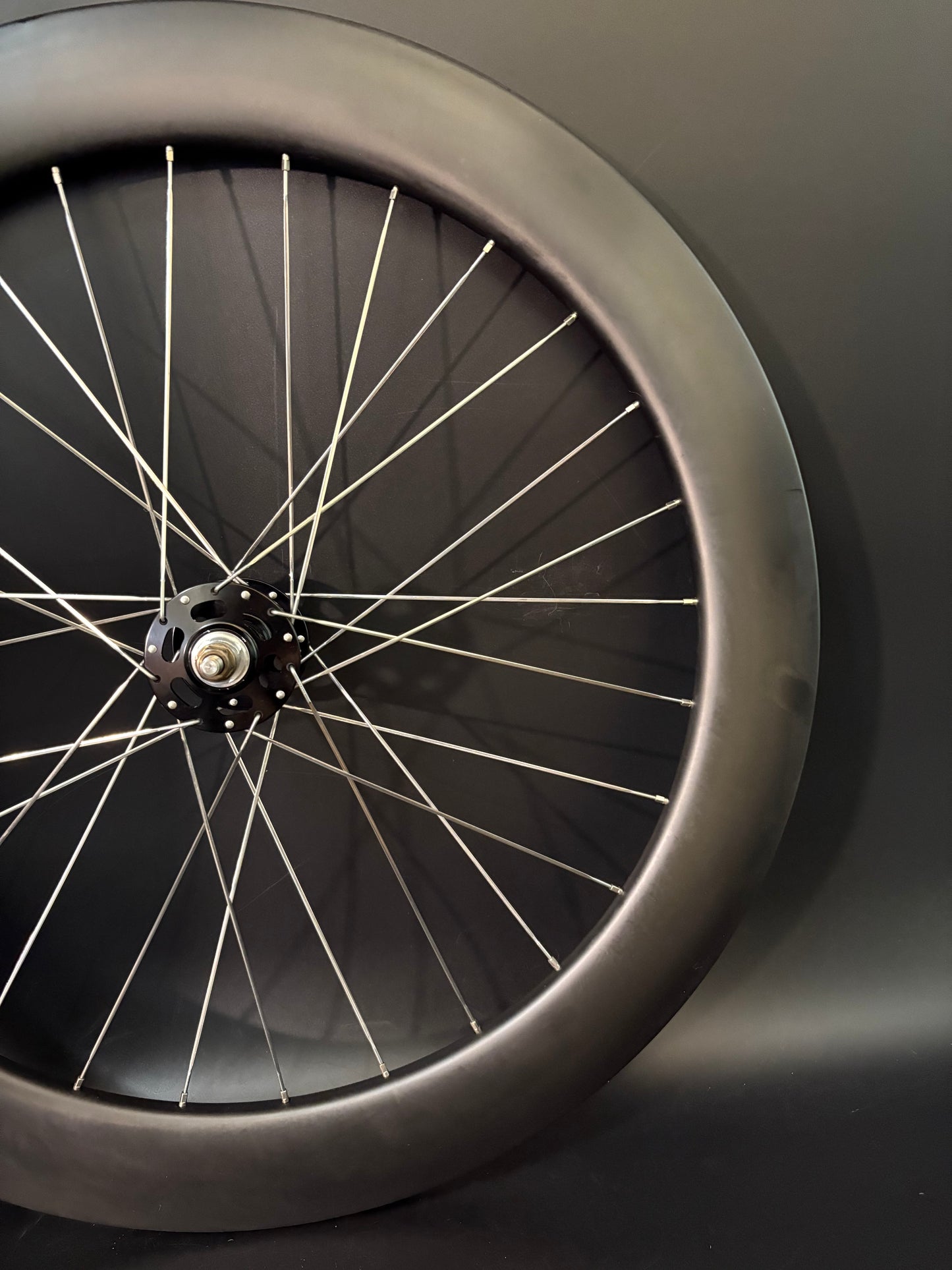 Light Bicycle Falcon R65 Carbon / White Industries Black Wheelset 28h