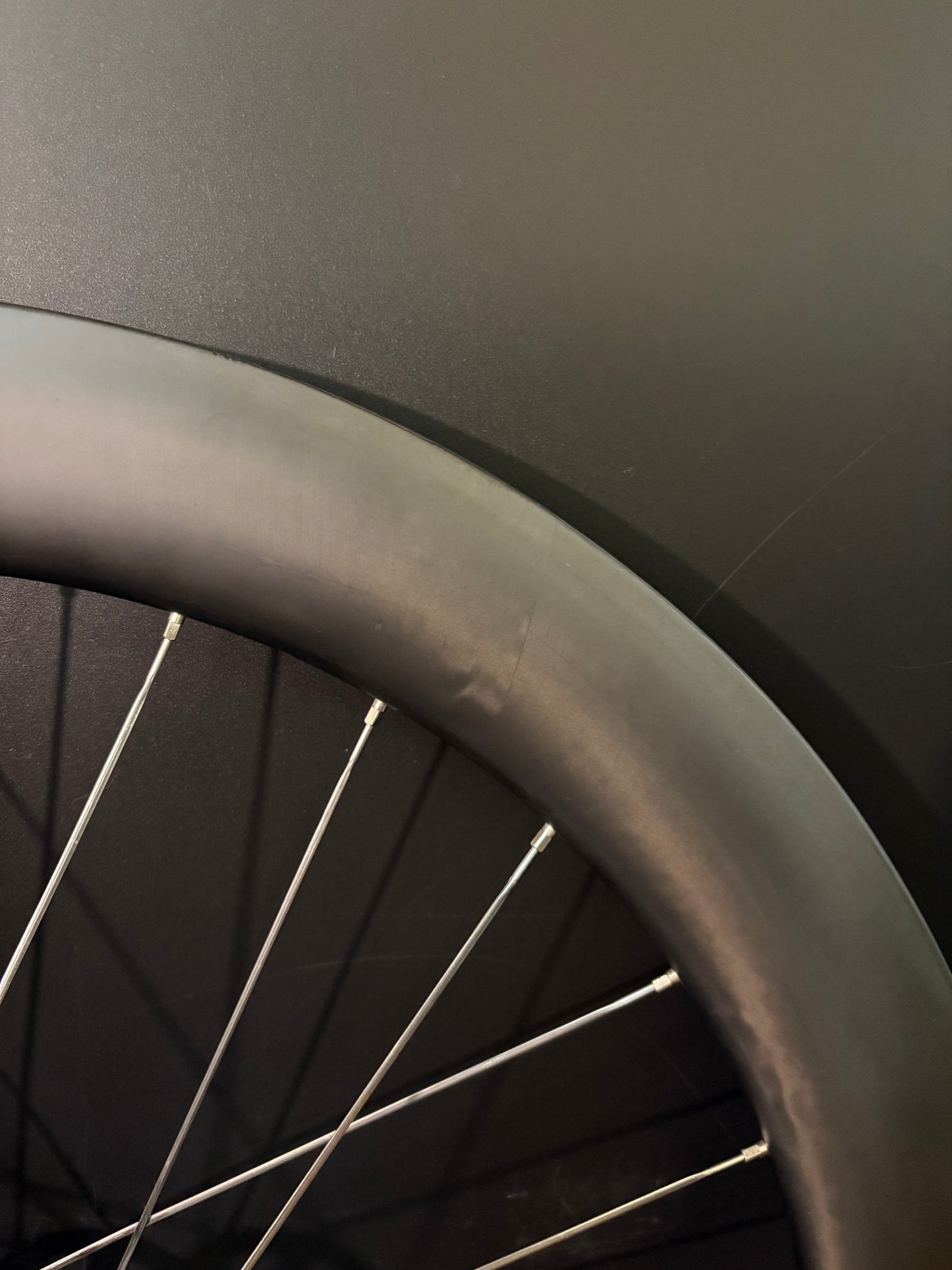 Light Bicycle Falcon R65 Carbon / White Industries Black Wheelset 28h