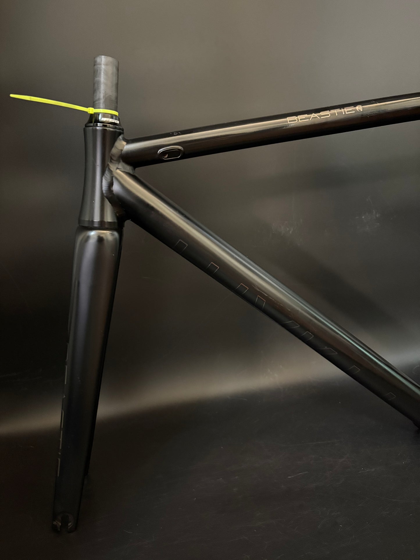 Tyrant Beastie Frameset Black Medium