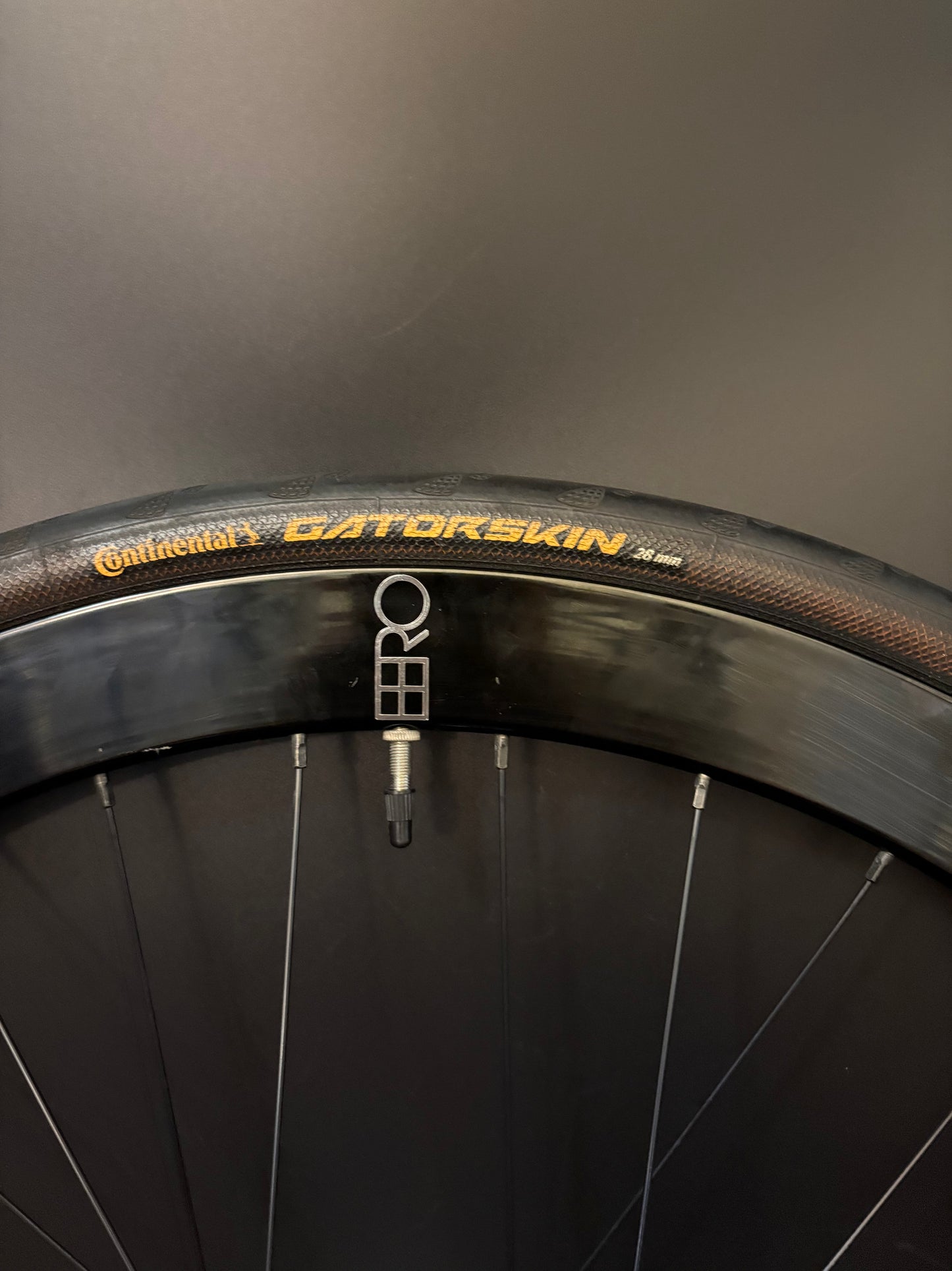 H Plus Son Eero Black / Phil Wood Pro HF Silver Wheelset 32h