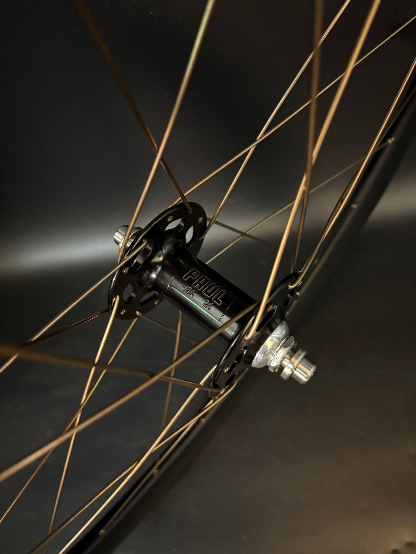 Light Bicycle Falcon Pro AR46 Carbon / Paul Hubs Black Wheelset 24h