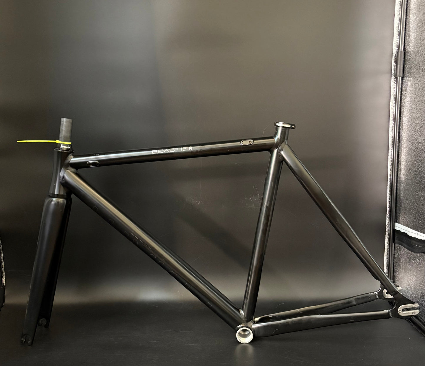 Tyrant Beastie Frameset Black Medium