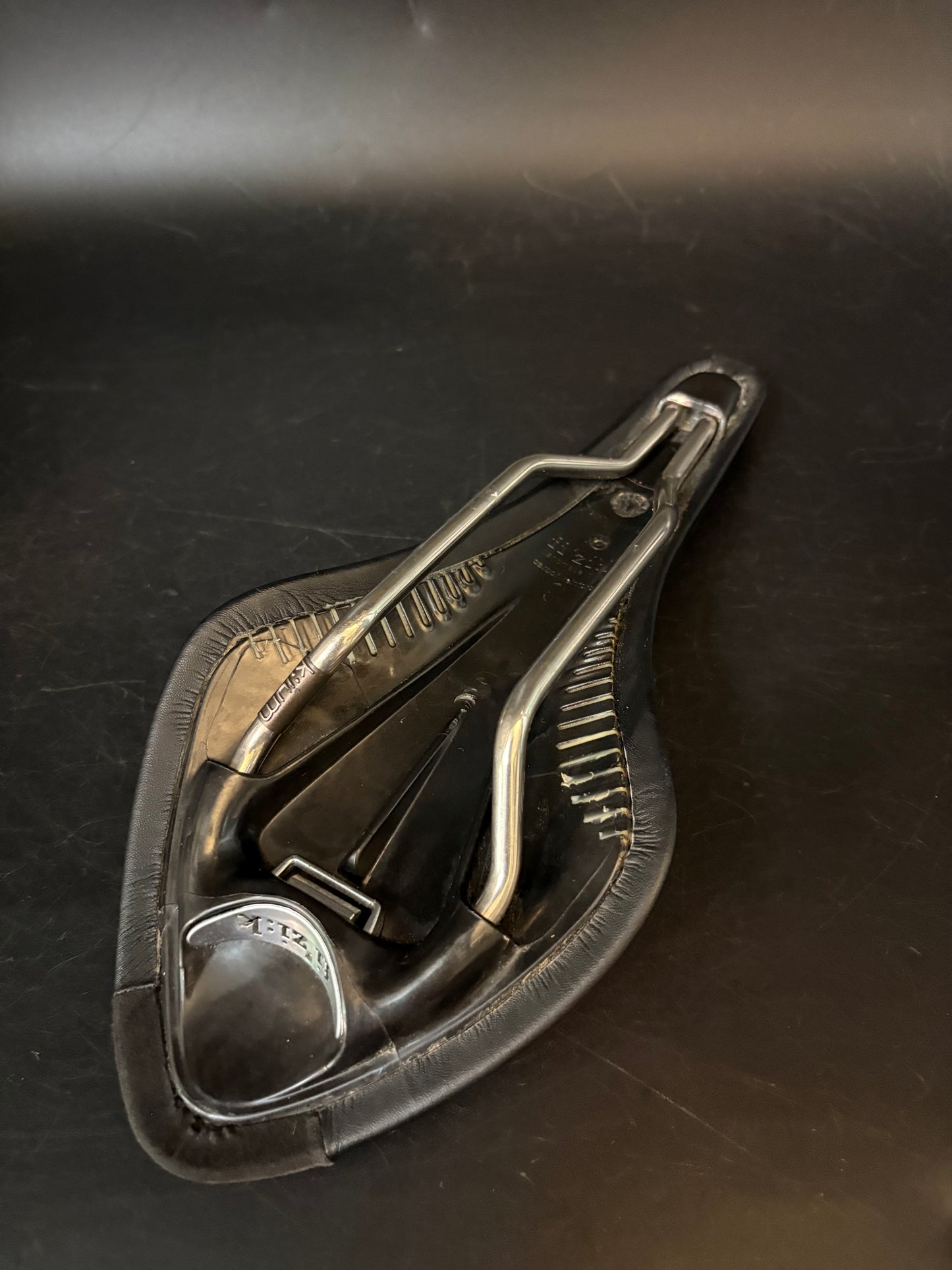 Fizik Arione Saddle Black/Brown