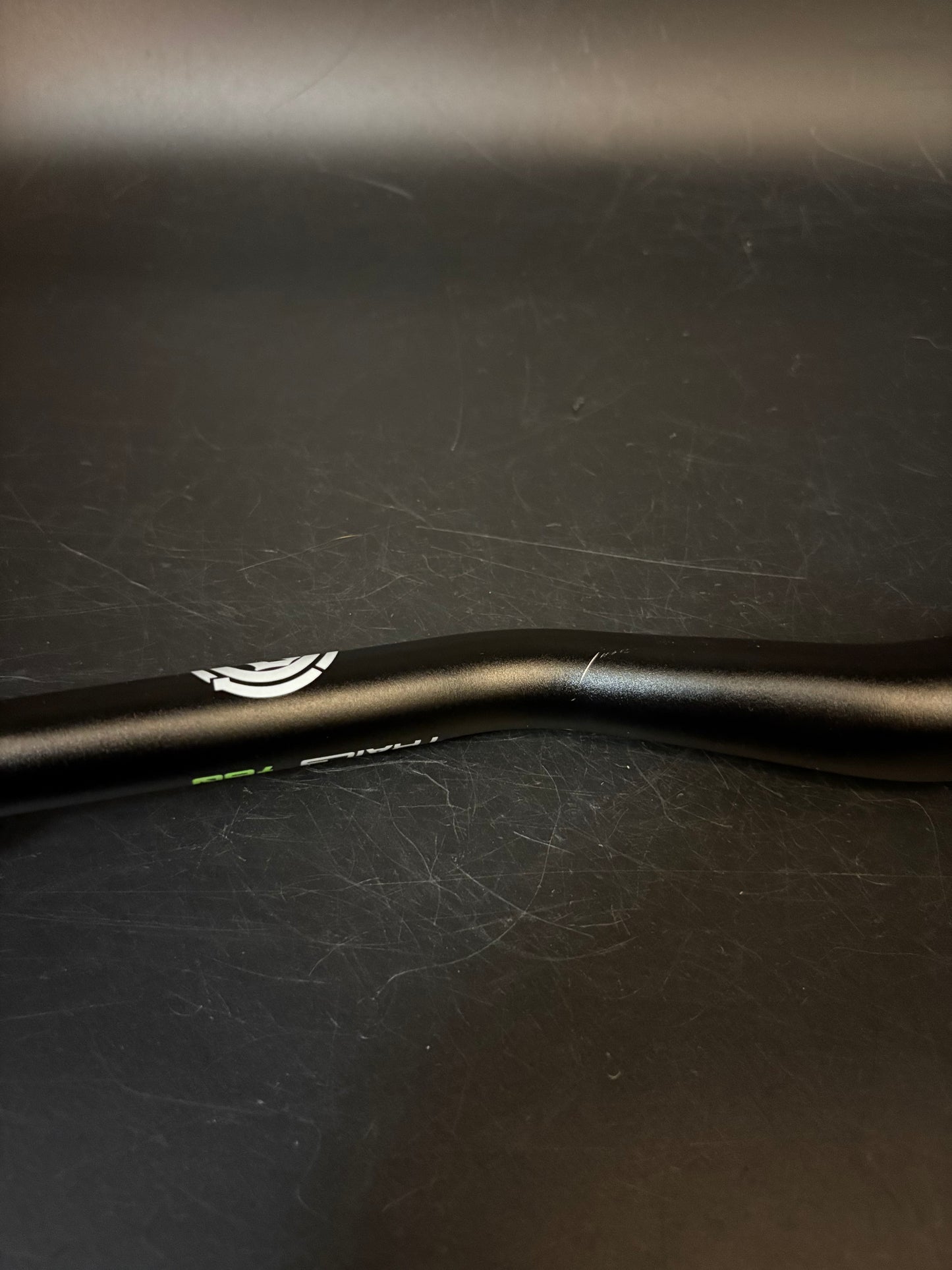 Deity Trails 760 Riser Handlebar Black/Green 760mm 31.8