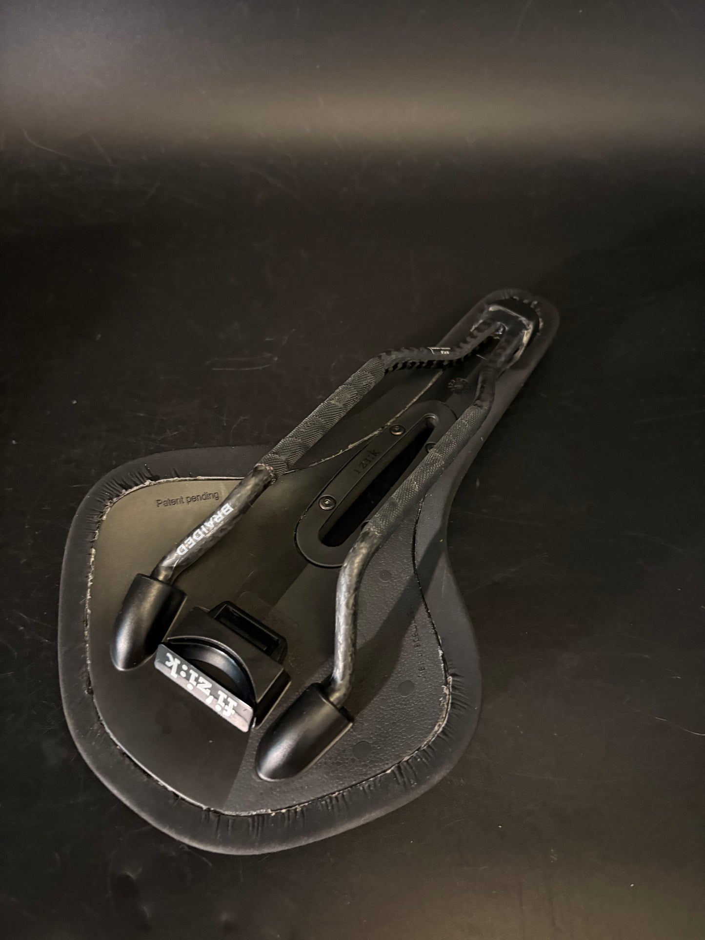 Fizik Antares R1 Saddle Black Carbon