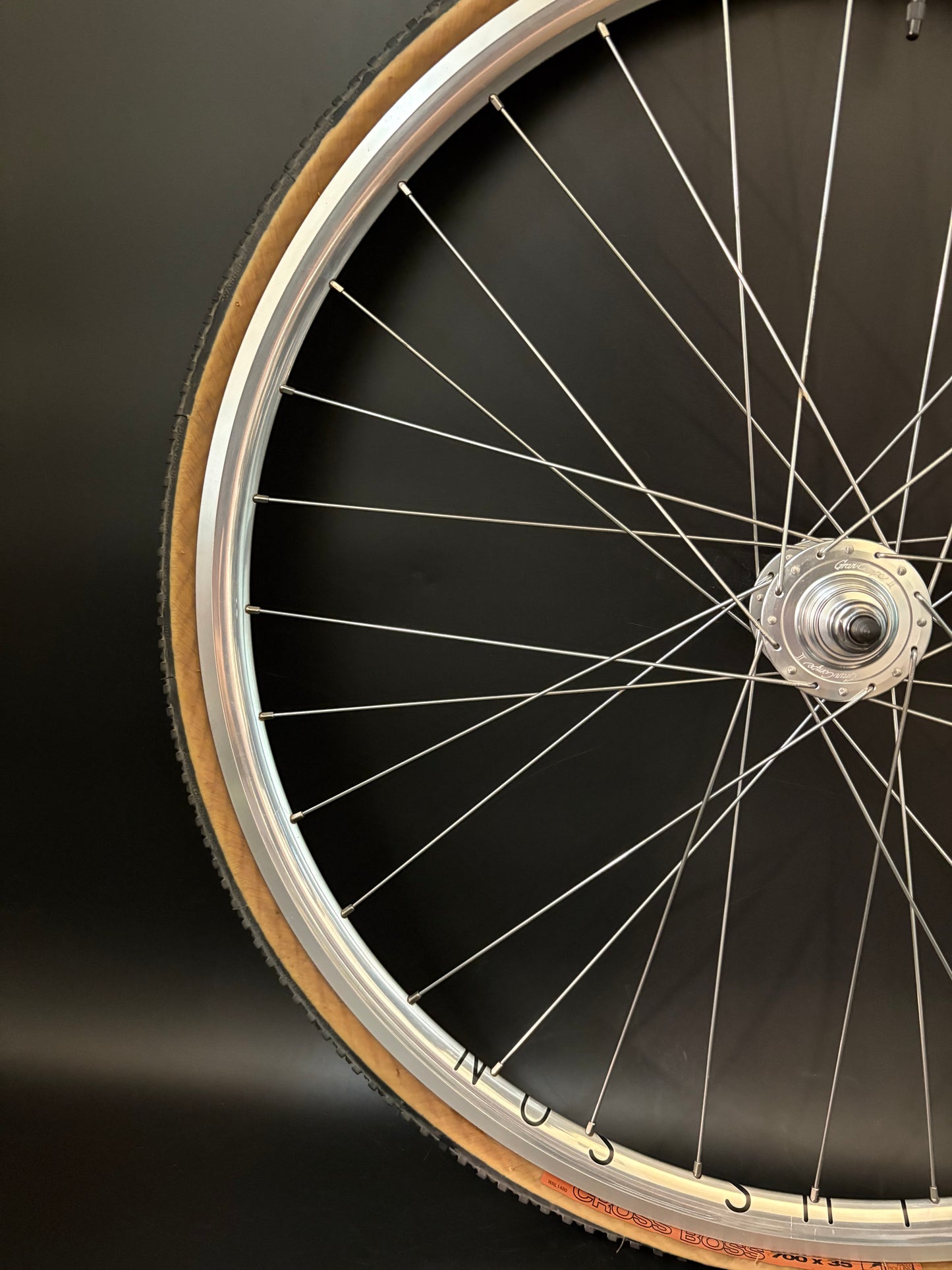 H Plus Son Archetype Silver / Gran Compe HF Wheelset 32h