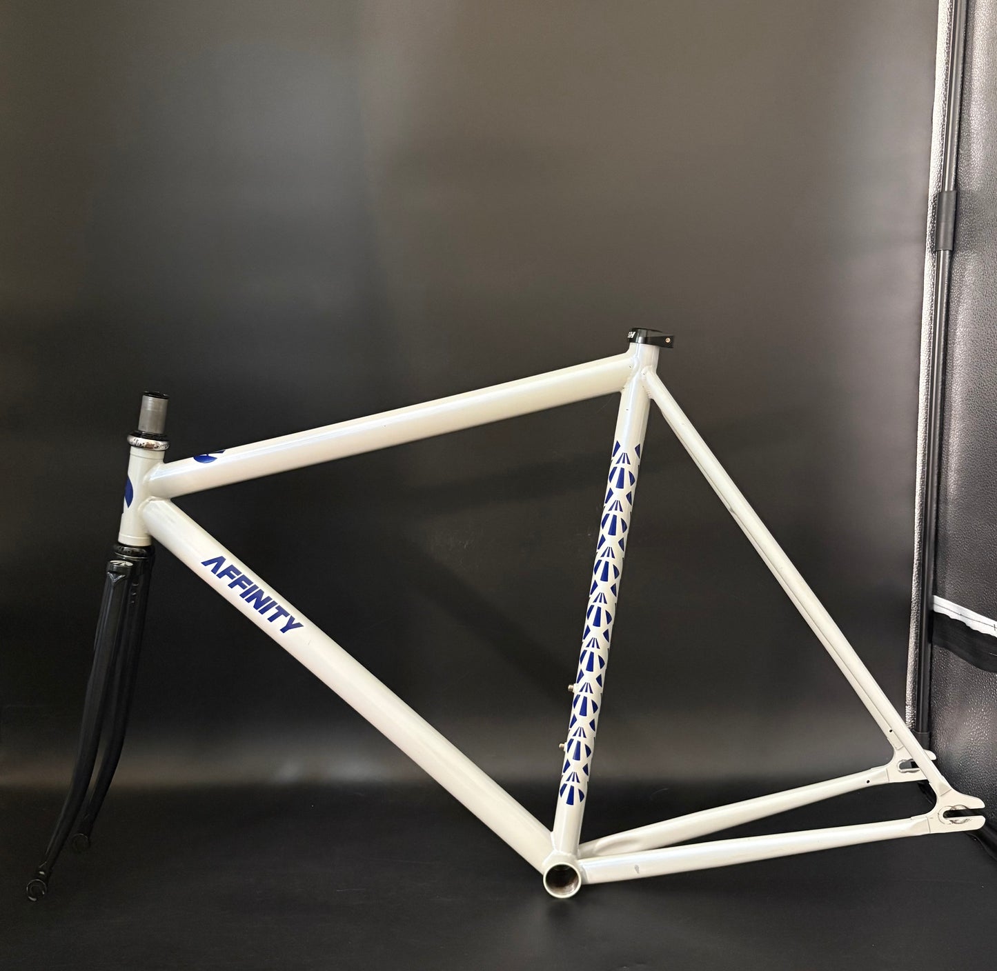 Affinity Lo Pro Frameset 18 Percent Grey Small