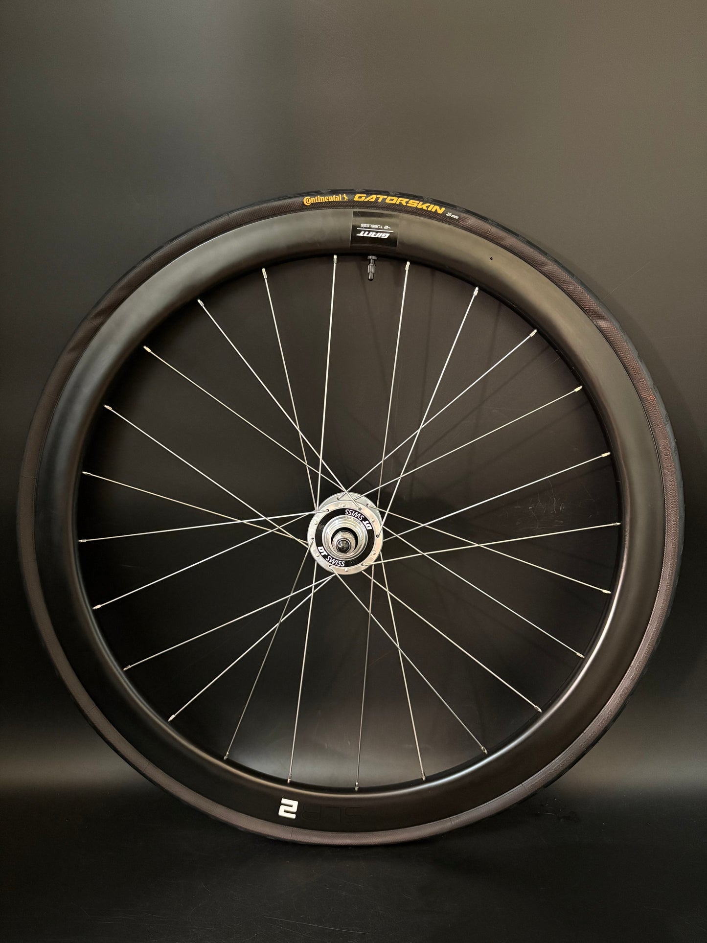 Unbranded 35mm Carbon Clincher + Giant 42 Carbon Clincher Tubeless / DT Swiss Wheelset 20/24h