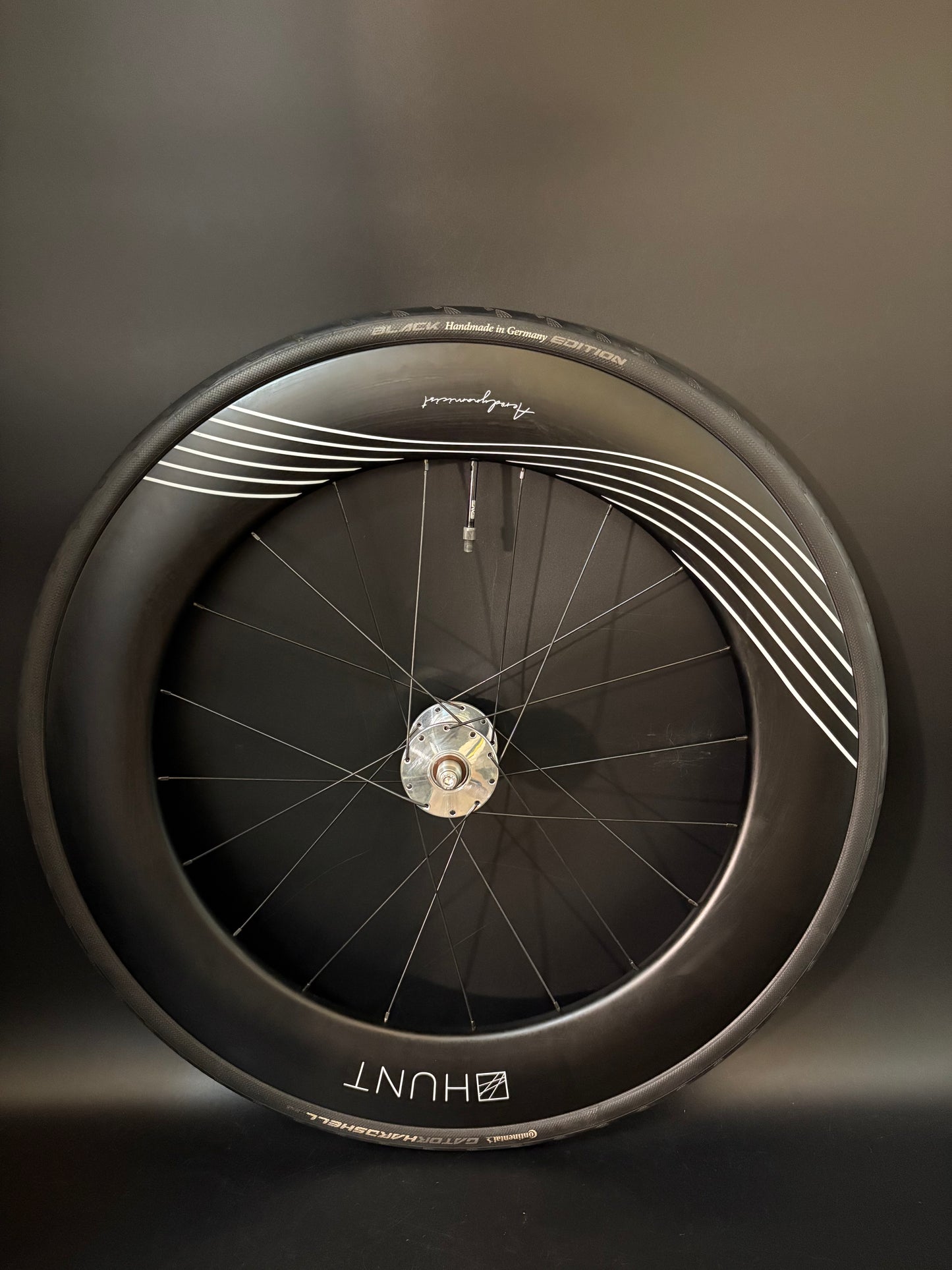 Hunt Aerodynamicist 82mm Carbon Clincher / Phil Wood Wheelset 20/24h
