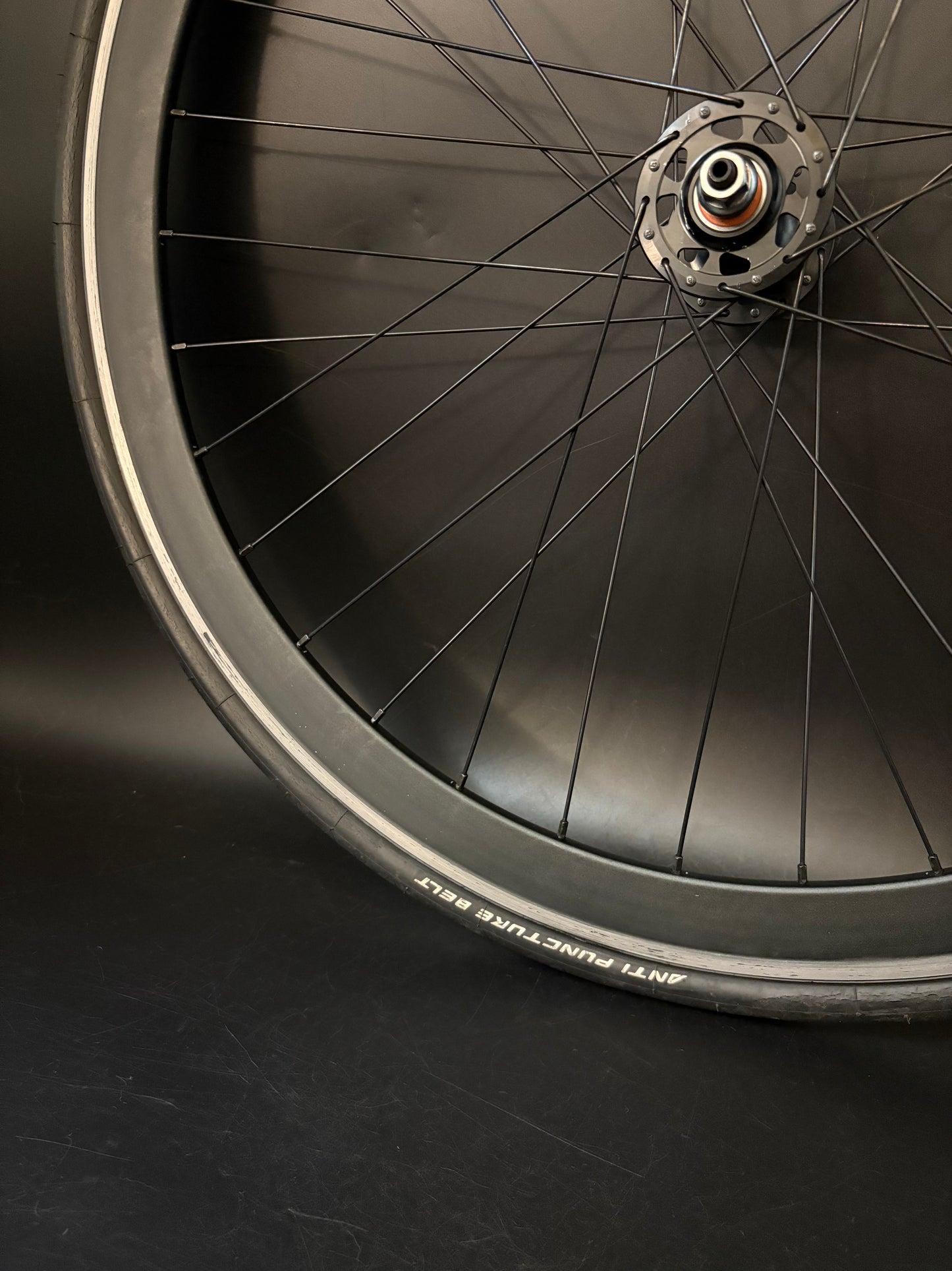 H Plus Son Formation Face + SL42 Black / Origin 8 Wheelset 32h