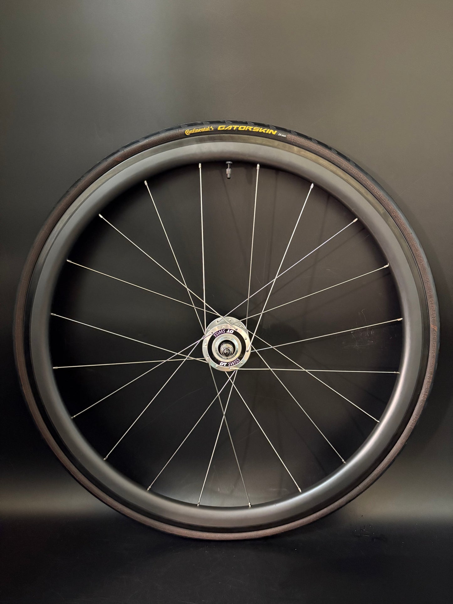 Unbranded 35mm Carbon Clincher + Giant 42 Carbon Clincher Tubeless / DT Swiss Wheelset 20/24h