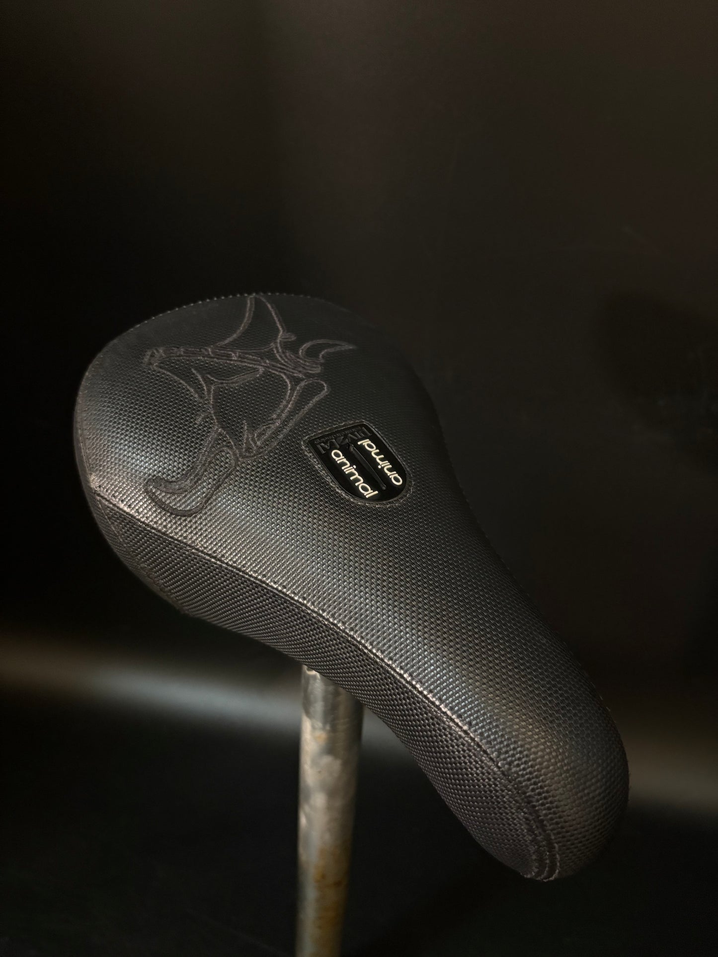 Animal BMX Saddle Black / SM Pivotal Seatpost Silver 27.2
