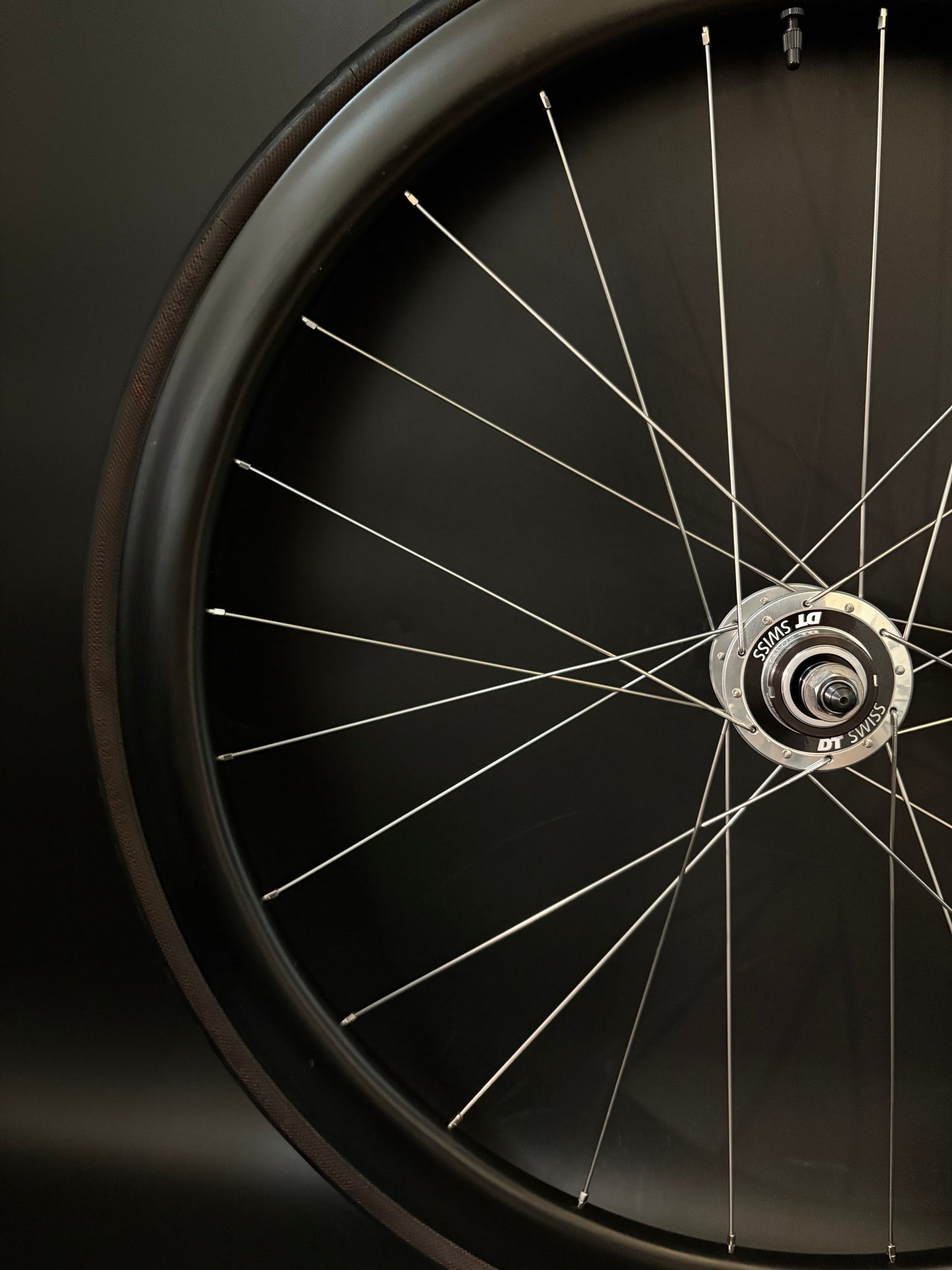 Unbranded 35mm Carbon Clincher + Giant 42 Carbon Clincher Tubeless / DT Swiss Wheelset 20/24h