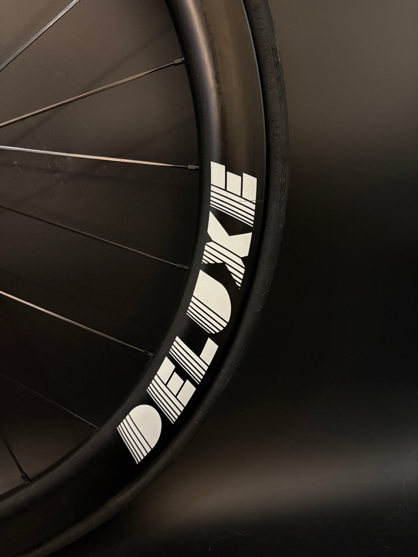 Deluxe White Logo 45mm Carbon / Mack LF + HF Wheelset Orange 24h