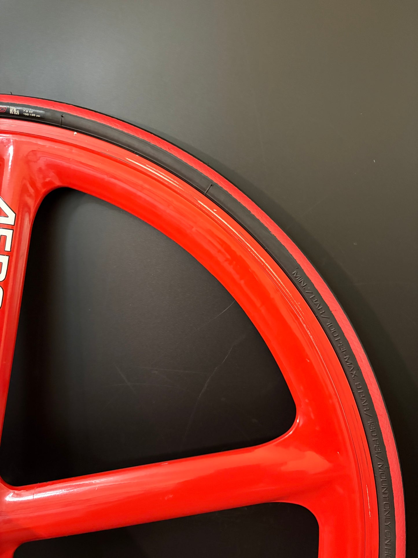 Aerospoke Clincher Front Wheel Red
