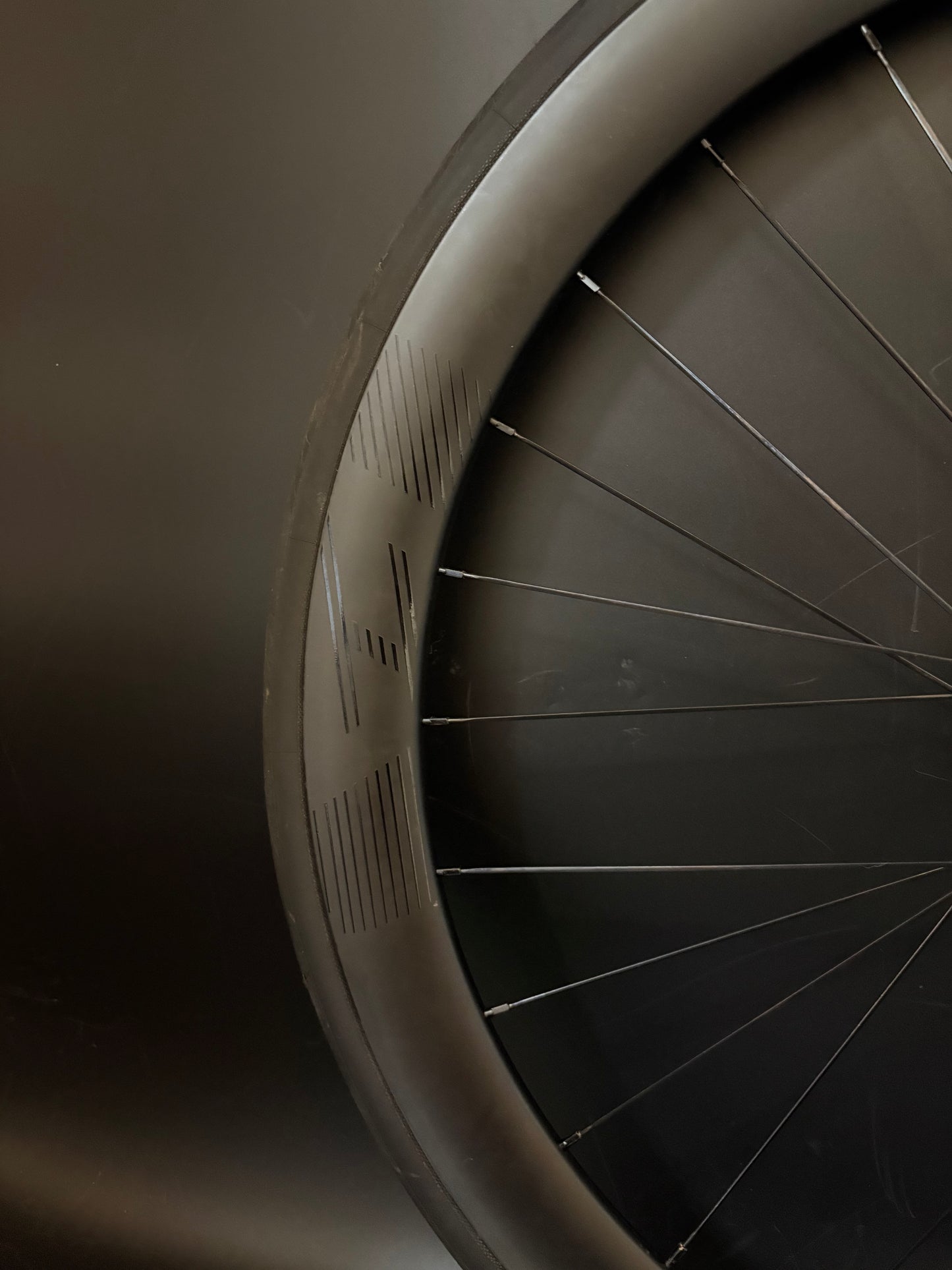 Light Bicycle 50mm Carbon Clincher / Lazarus Loop Wheelset 28h