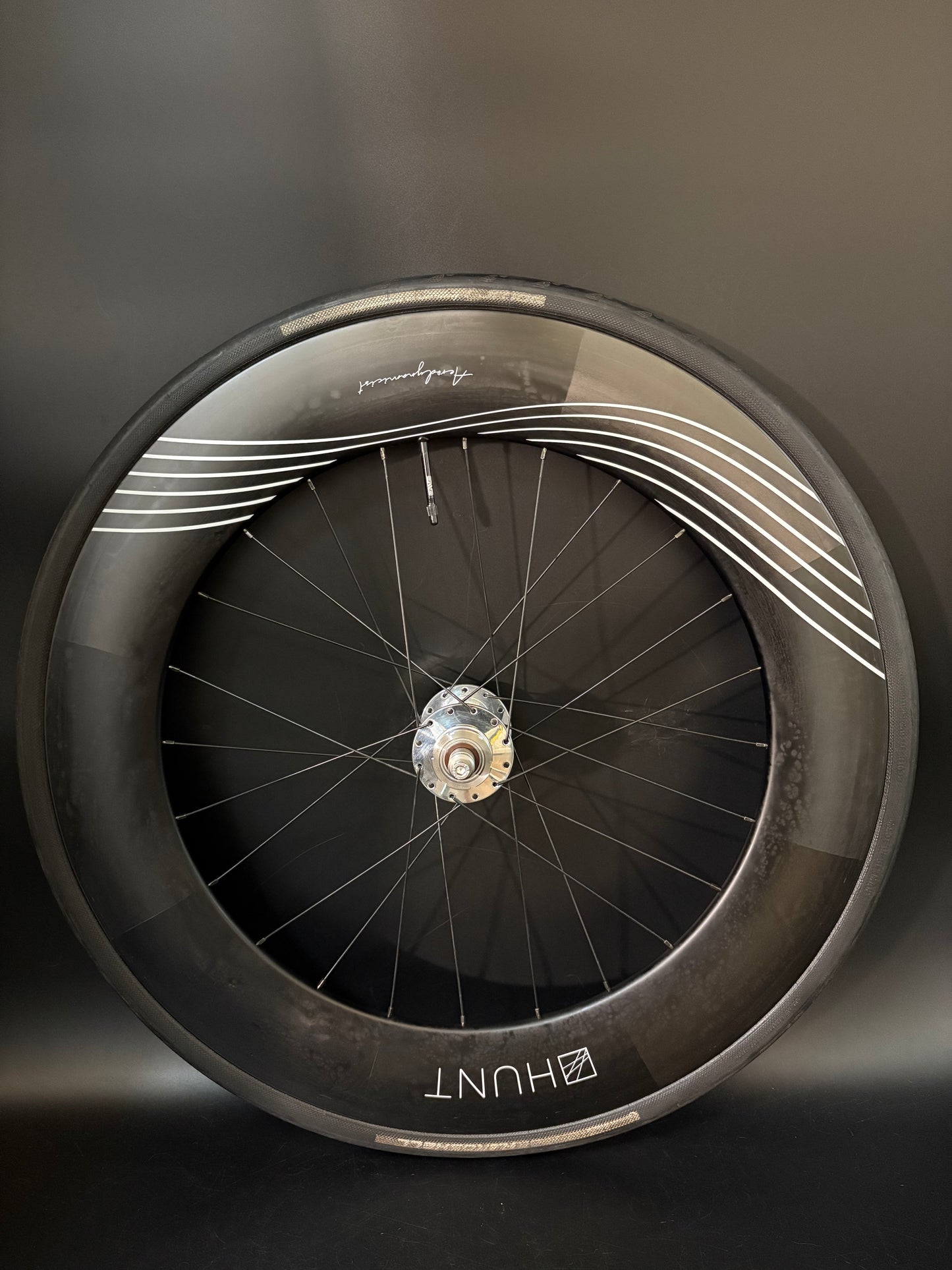 Hunt Aerodynamicist 82mm Carbon Clincher / Phil Wood Wheelset 20/24h