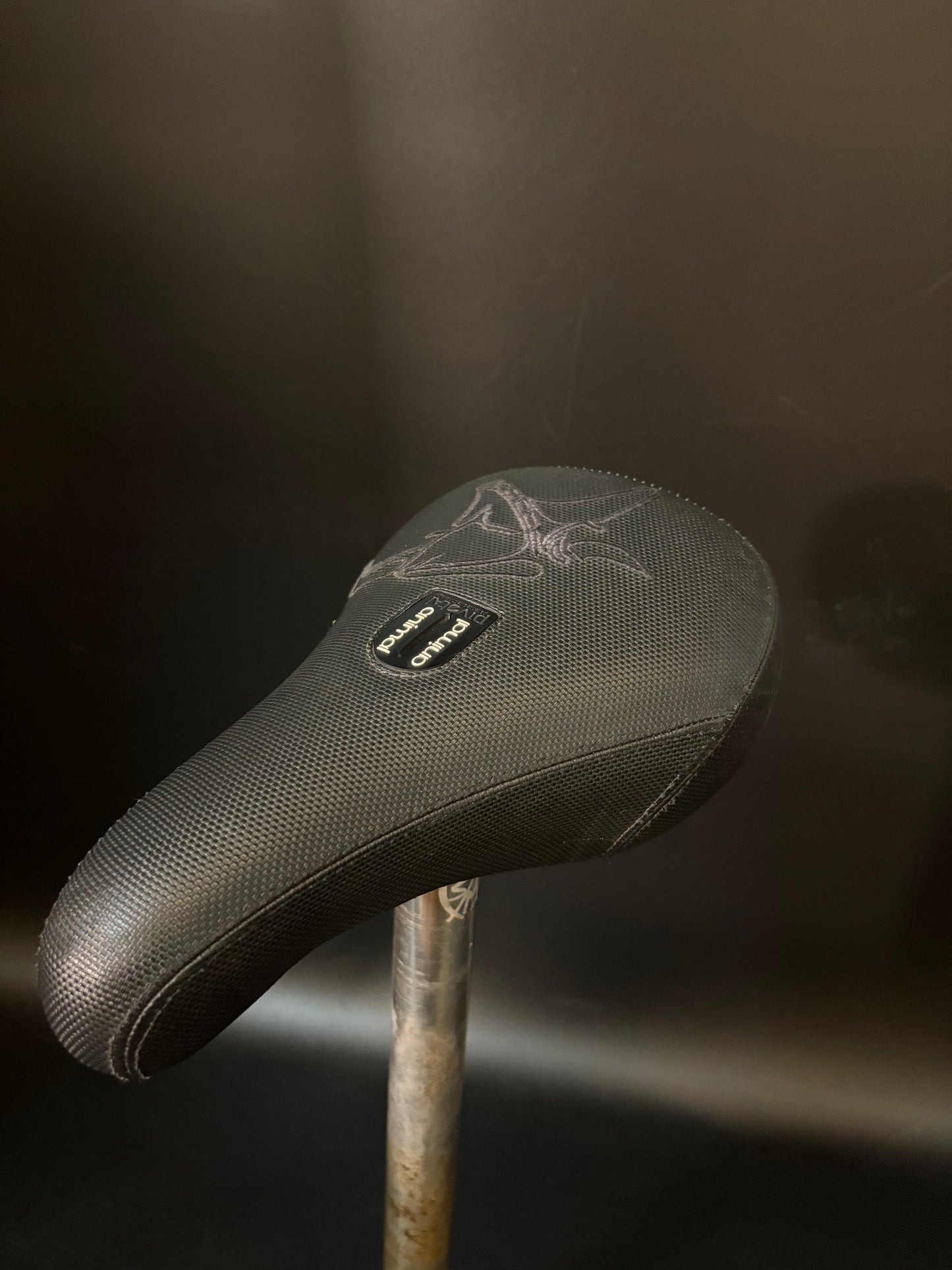 Animal BMX Saddle Black / SM Pivotal Seatpost Silver 27.2