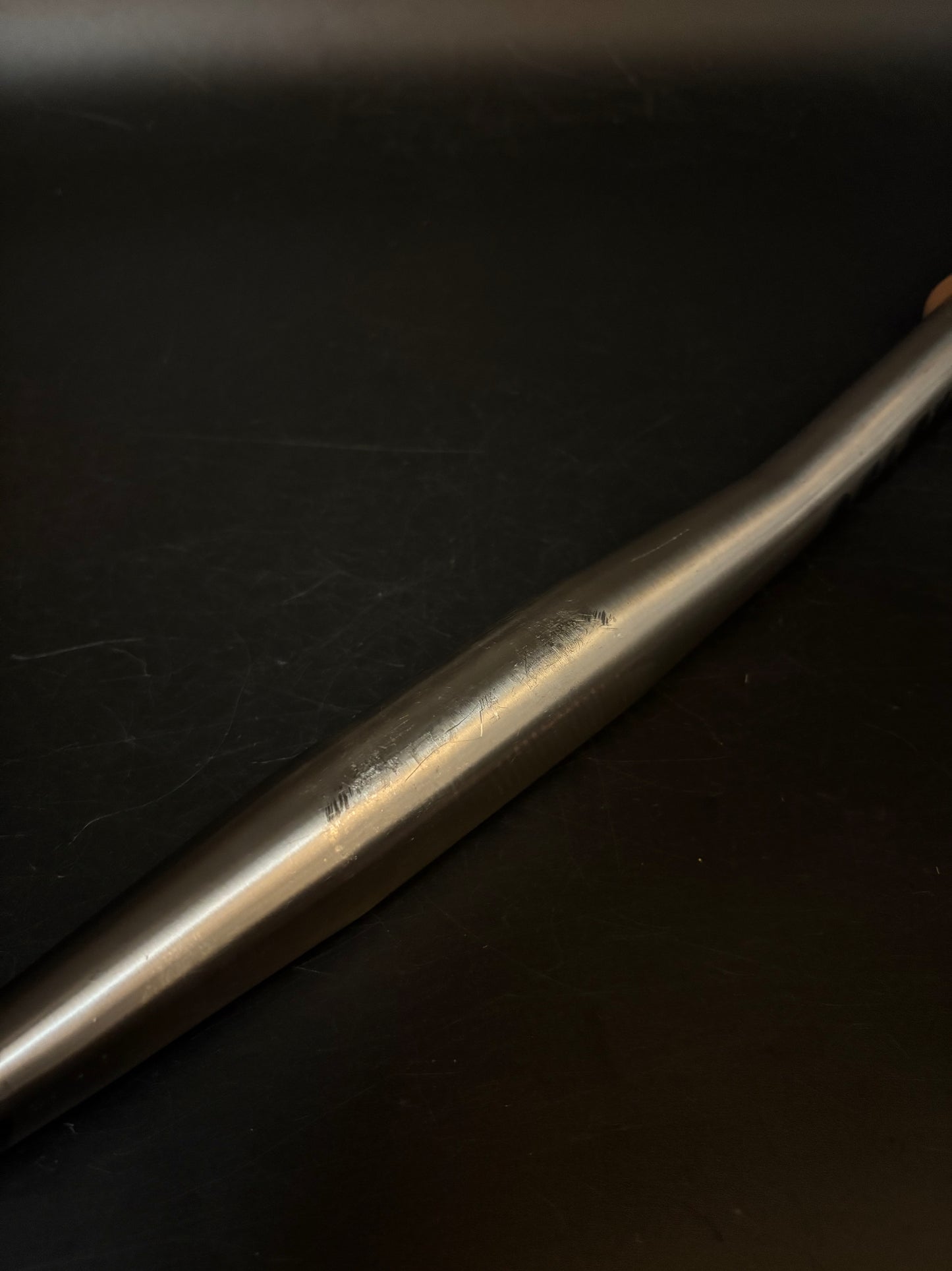 Deluxe Flat Handlebar Ti 690mm 31.8