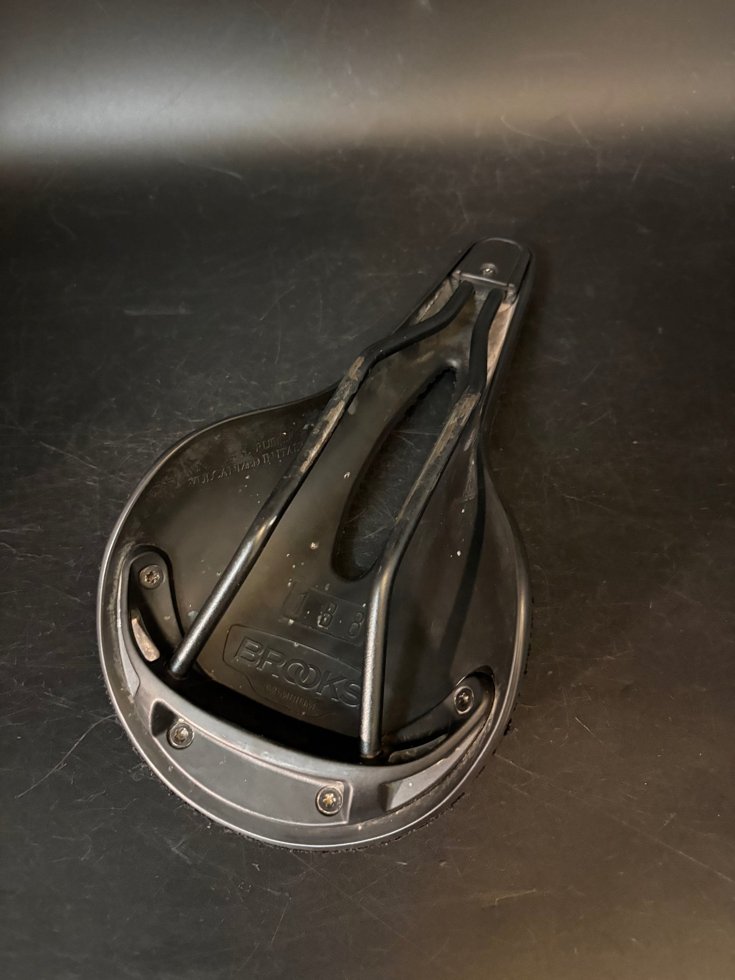 Brooks c15 Saddle Carved Black