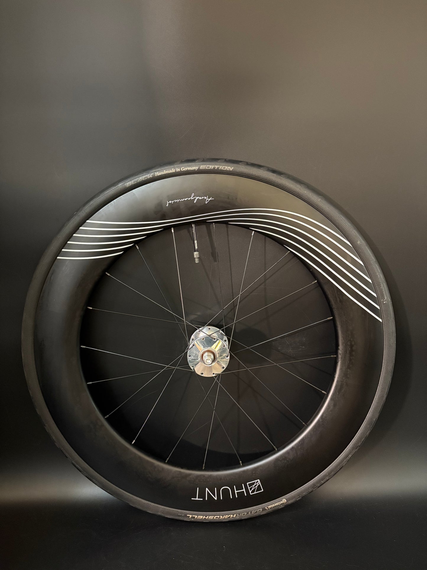 Hunt Aerodynamicist 82mm Carbon Clincher / Phil Wood Wheelset 20/24h