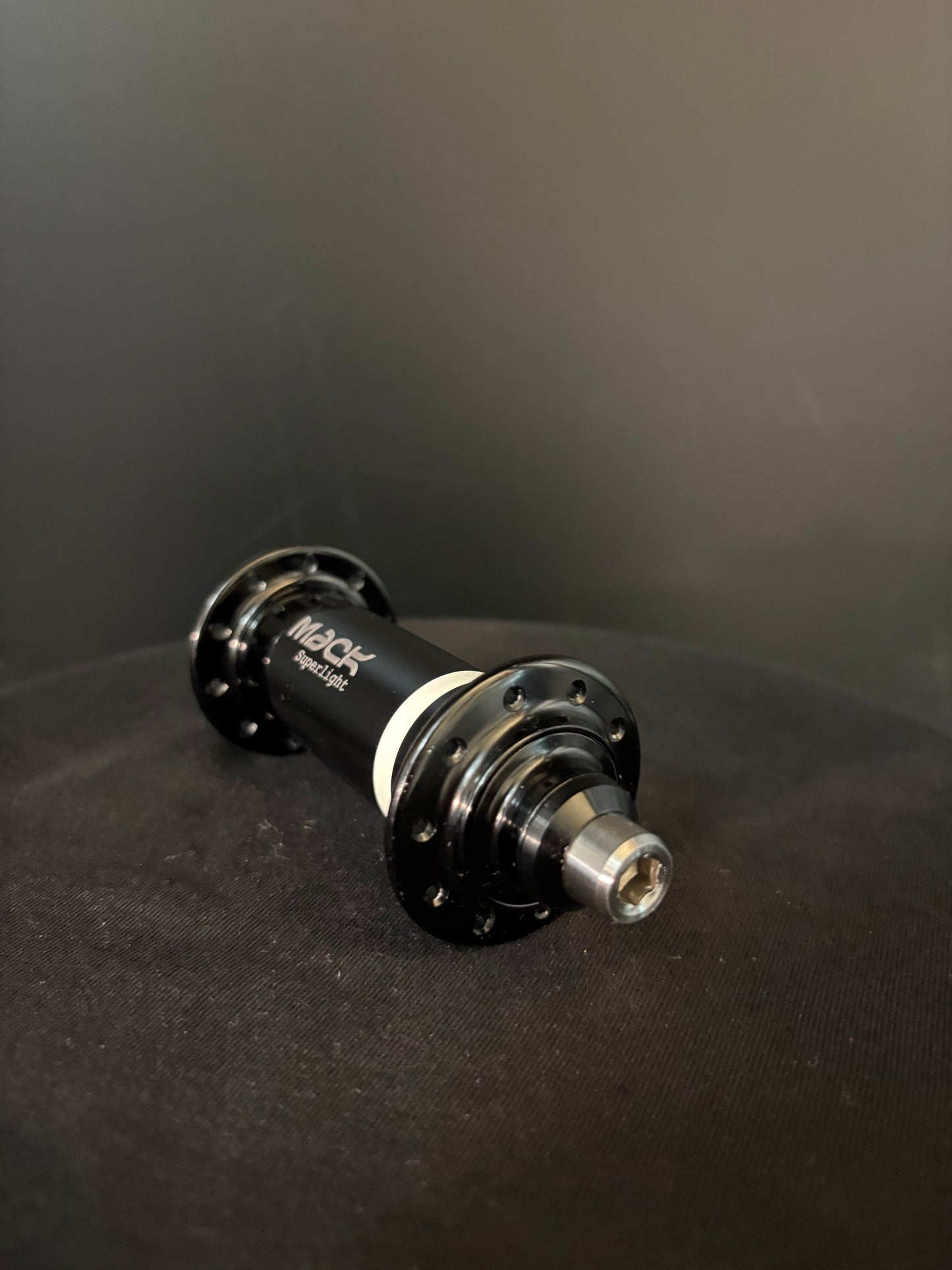 Mack Superlight Hubset Black/White 20/28h