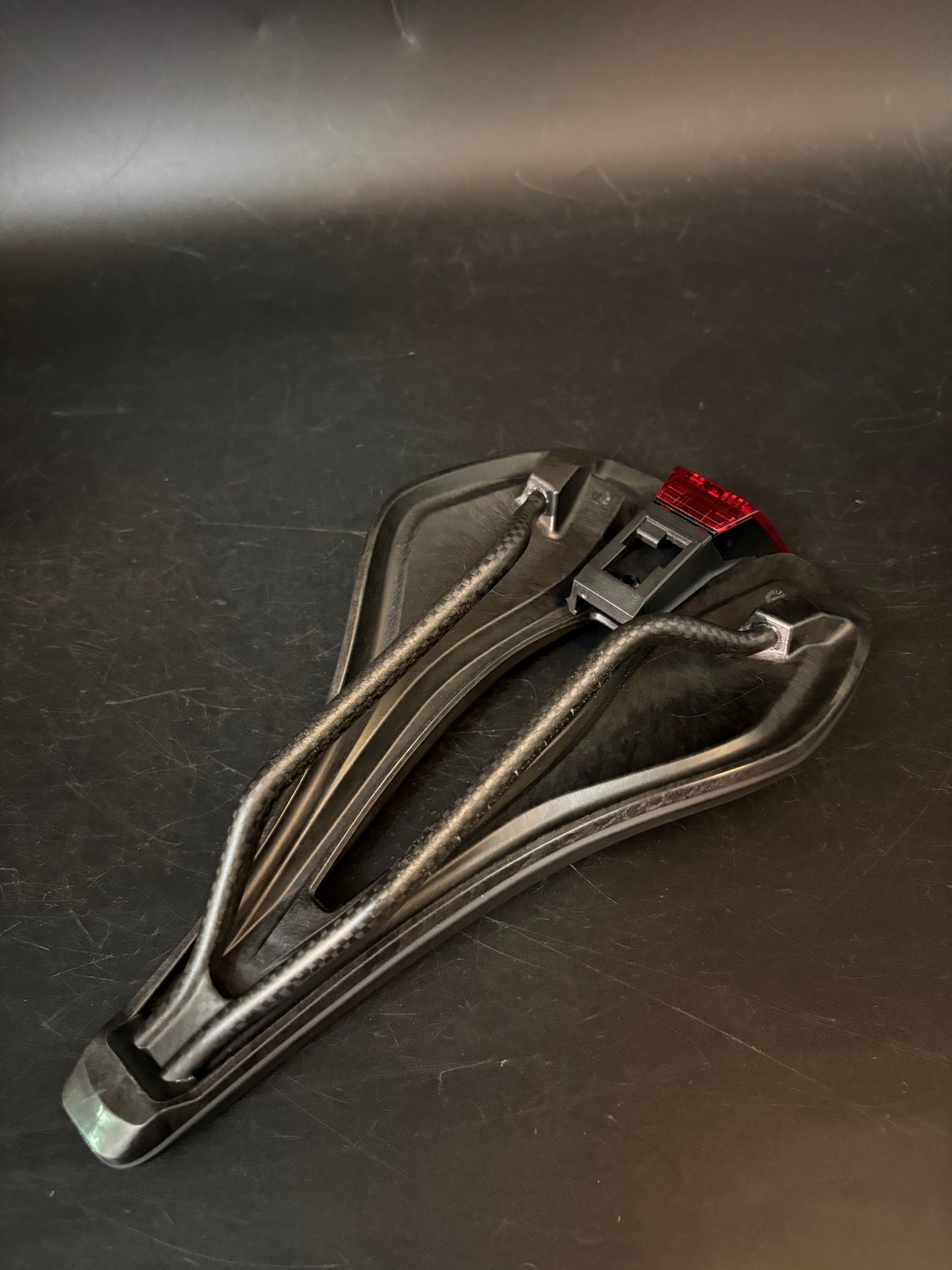 Giant Fleet SLR Saddle Black 145mm Carbon w/ Light