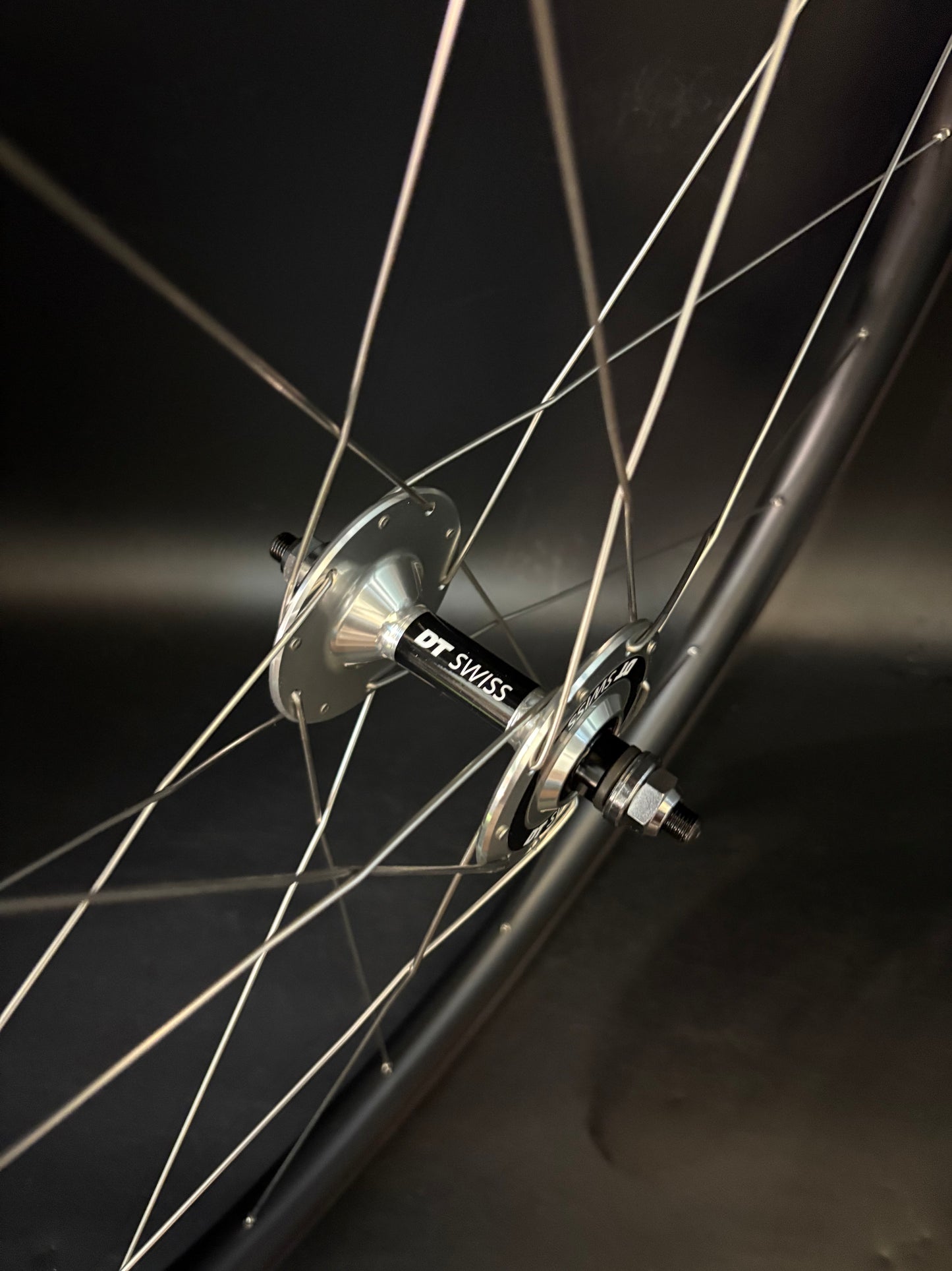 Unbranded 35mm Carbon Clincher + Giant 42 Carbon Clincher Tubeless / DT Swiss Wheelset 20/24h