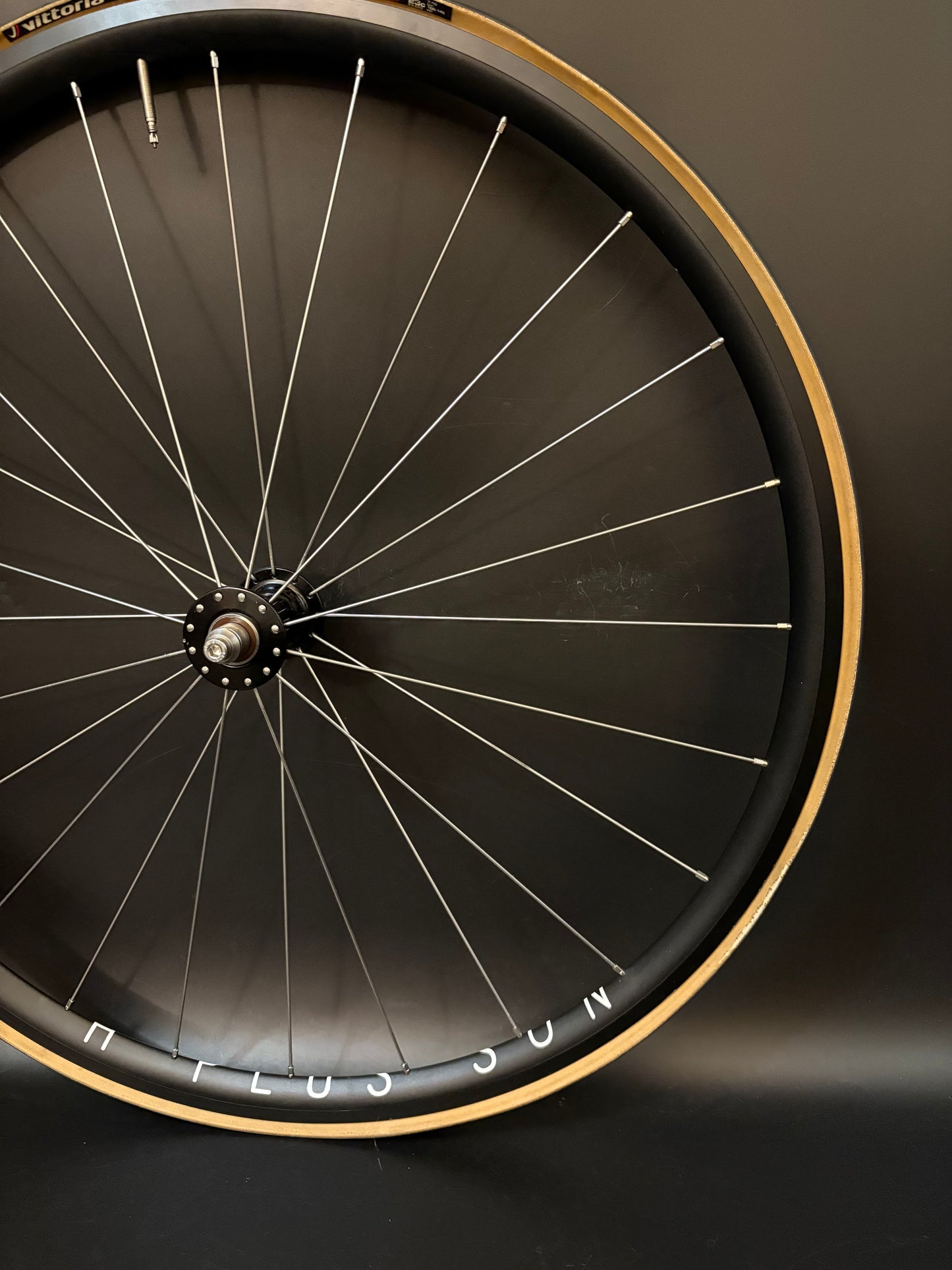 H Plus Son Archetype Black / Phil Wood LF Wheelset Black 24/32h