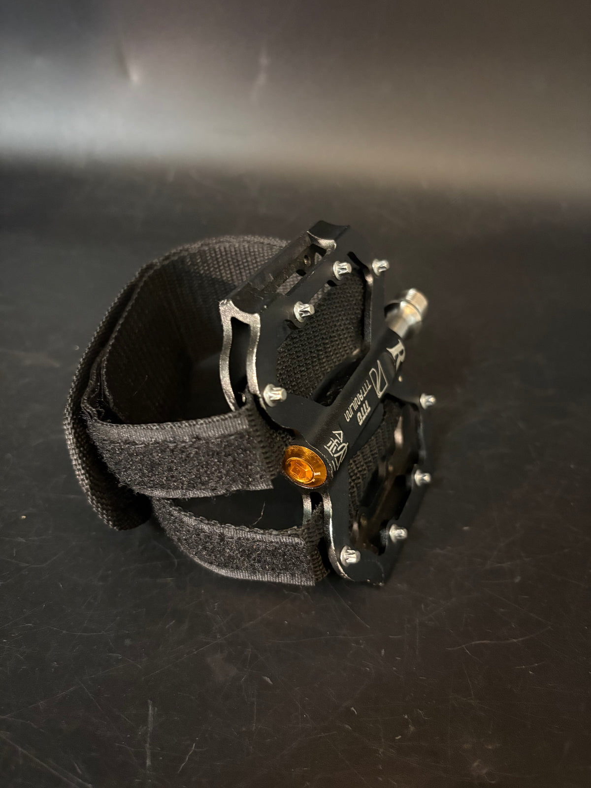 Tito Titanium Platorm Pedals Black