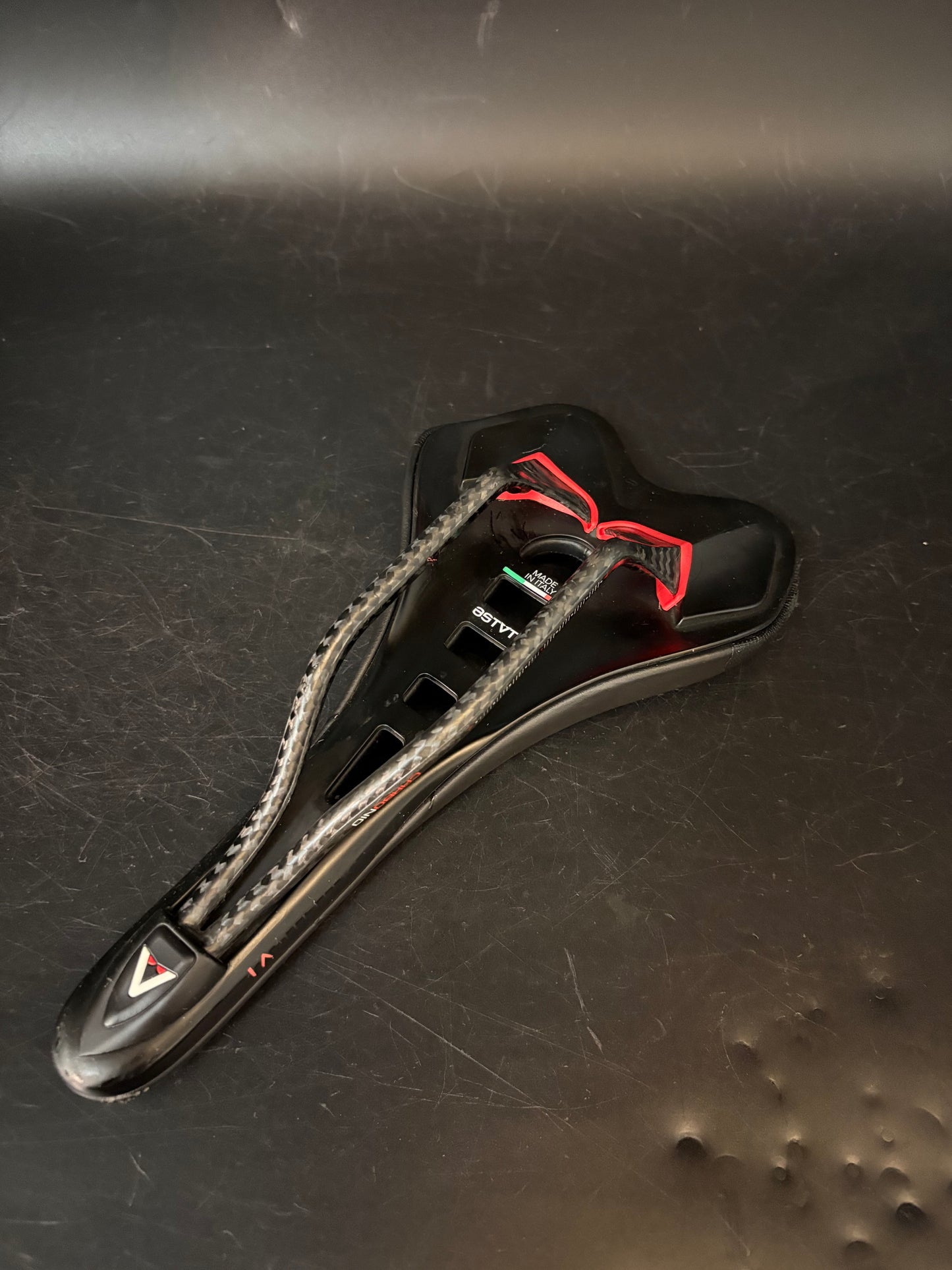 Astute Skylite VT Saddle Black Carbon