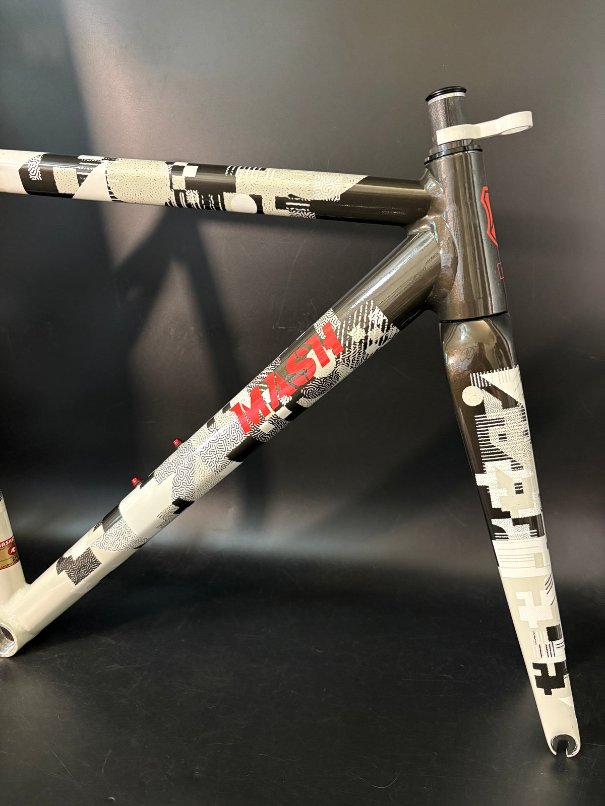 Mash AC-4 Prototype Frameset White/Black 54cm Medium