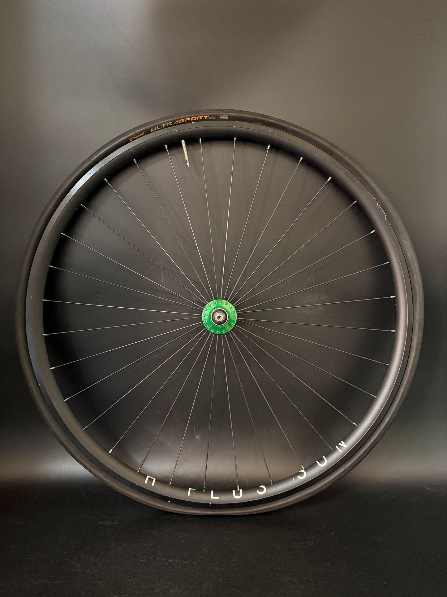 H Plus Son Archetype Black + BLB Notorious 38 Carbon / Phil Wood Bright Green LF Wheelset 32h