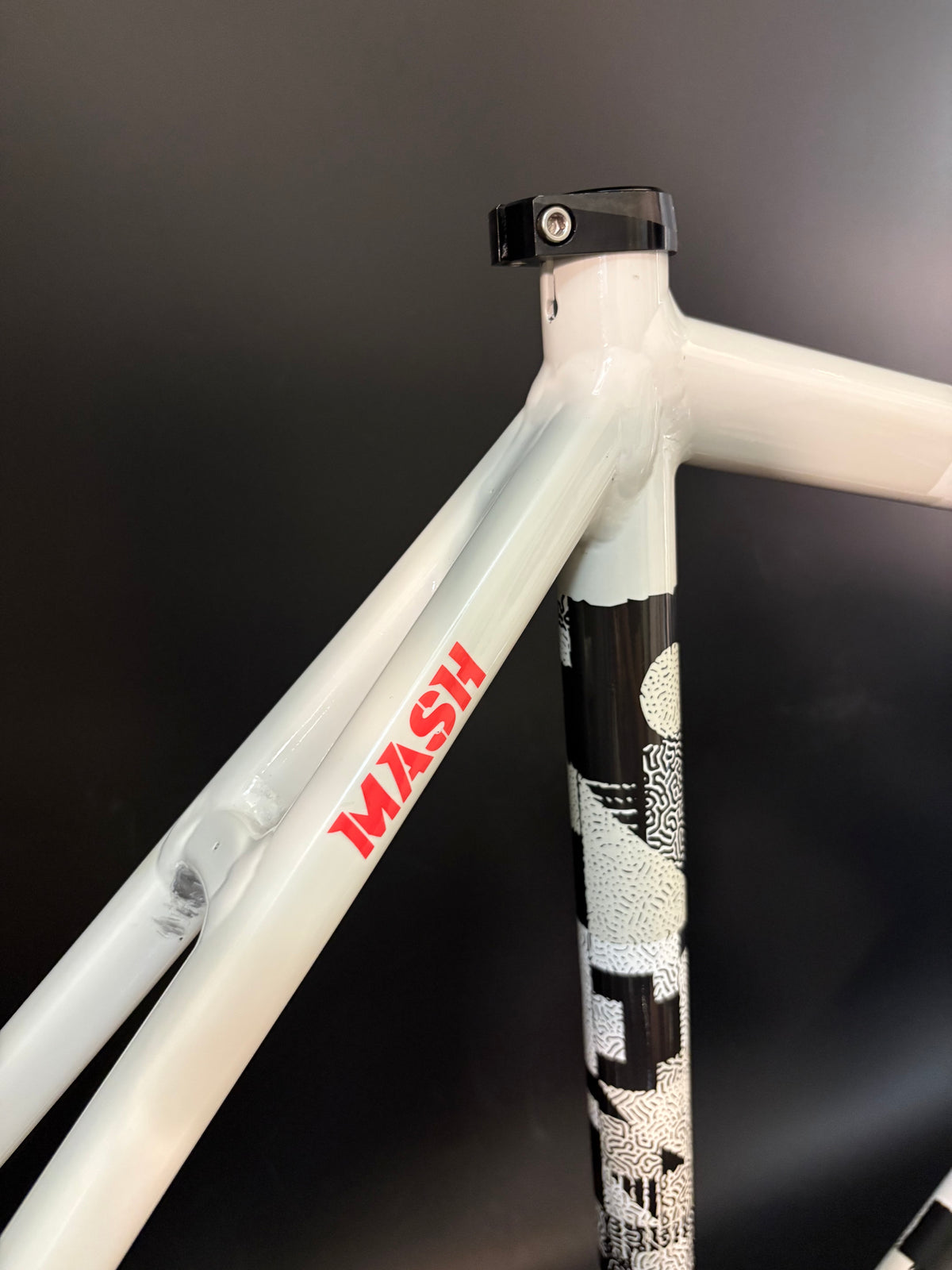 Mash AC-4 Prototype Frameset White/Black 54cm Medium
