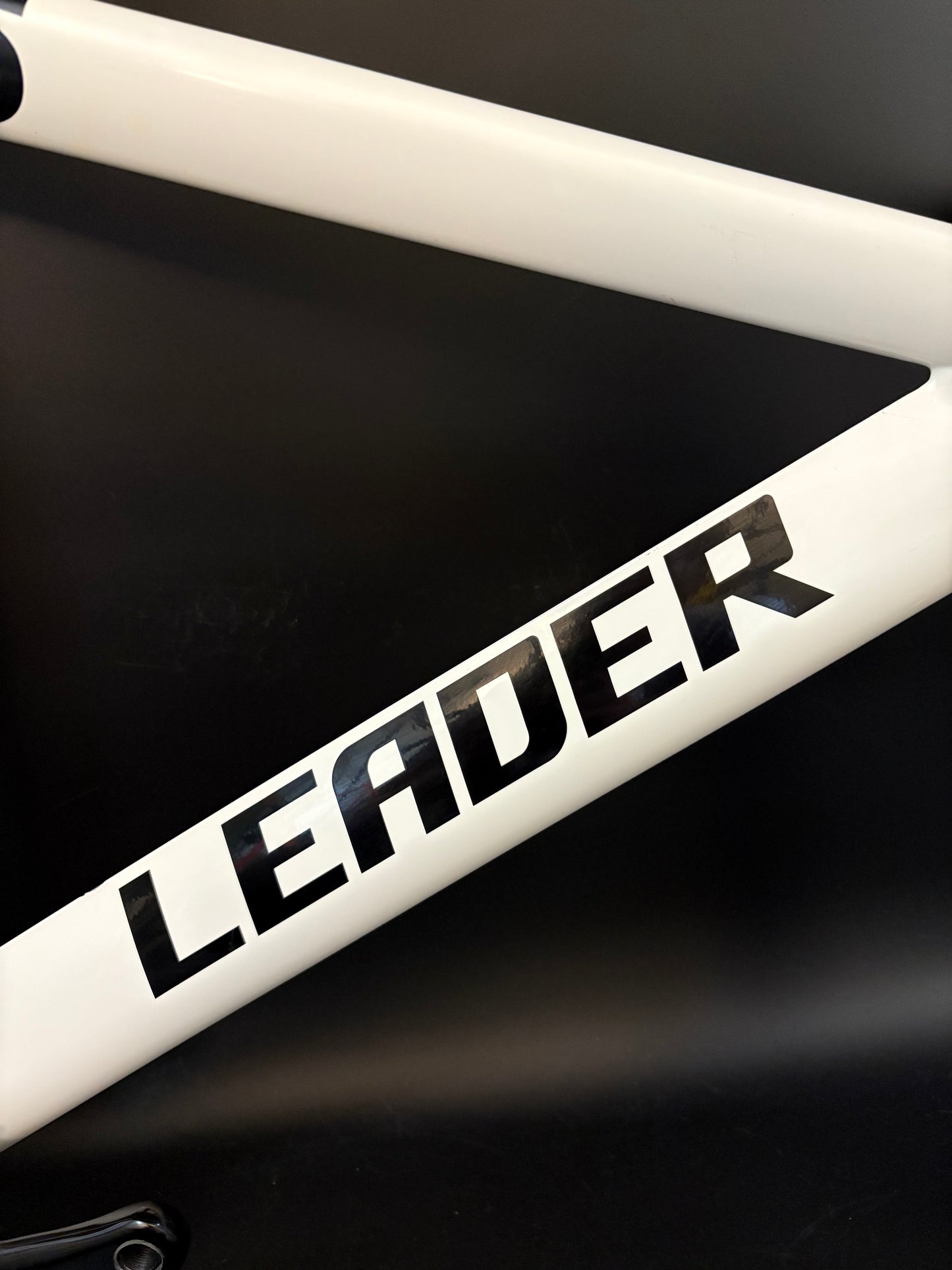 Leader 735 Frameset White 56cm w/ Stem + Bars + Saddle + Seatpost + Crankset