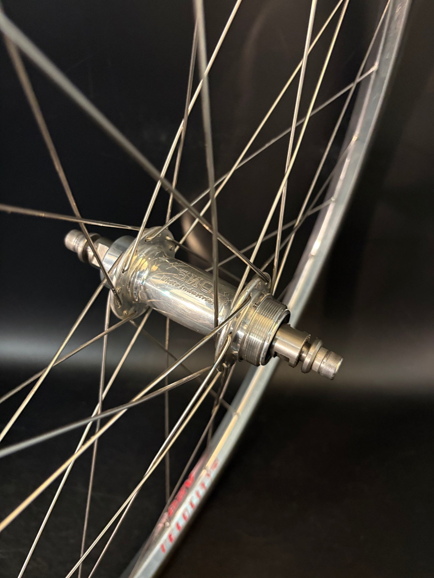 Velocity A23 Silver / White Industries Eno 130mm Rear Wheel 28h