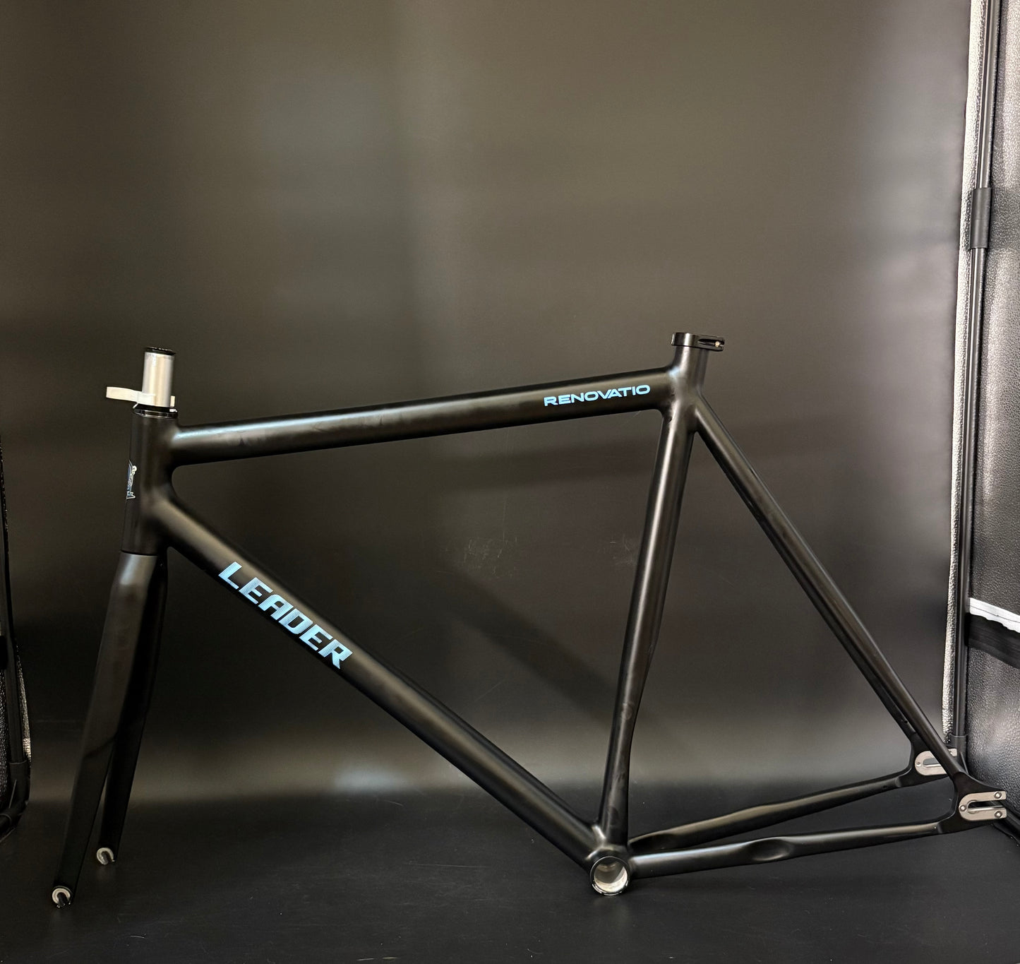 Leader Renovatio Frameset Black 54cm Medium