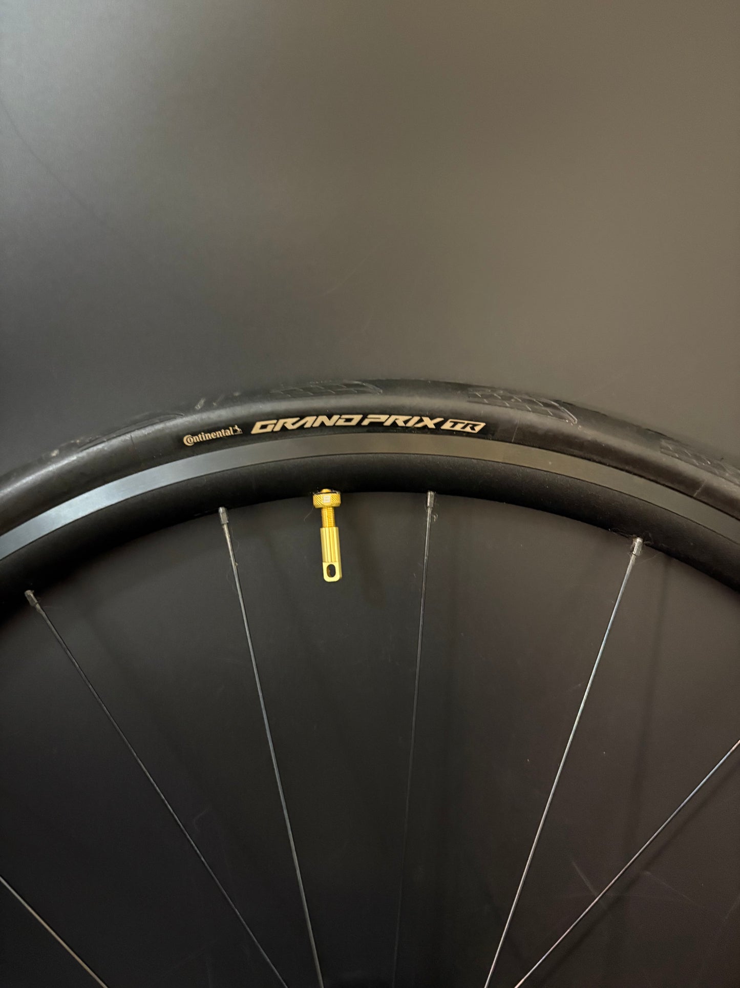H Plus Son Archetype / DT Swiss Wheelset Black 20/24h
