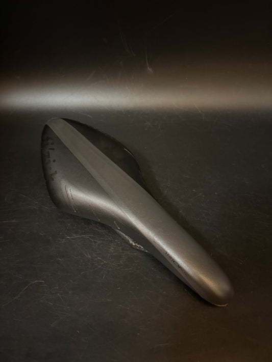 Fizik Arione R3 Saddle Blacl Carbon Rails