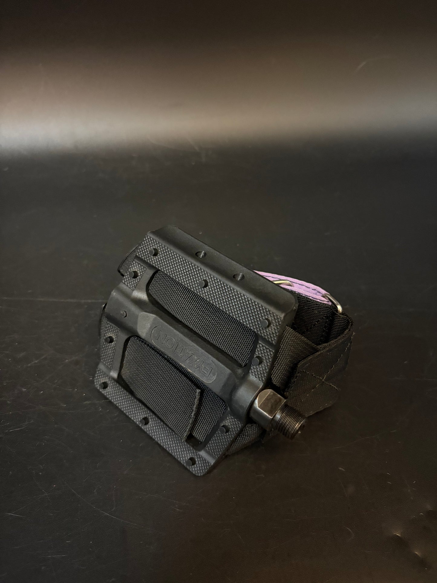 Fyxation Pedals / Hold Fast Straps Black + Purple Pedal Setup