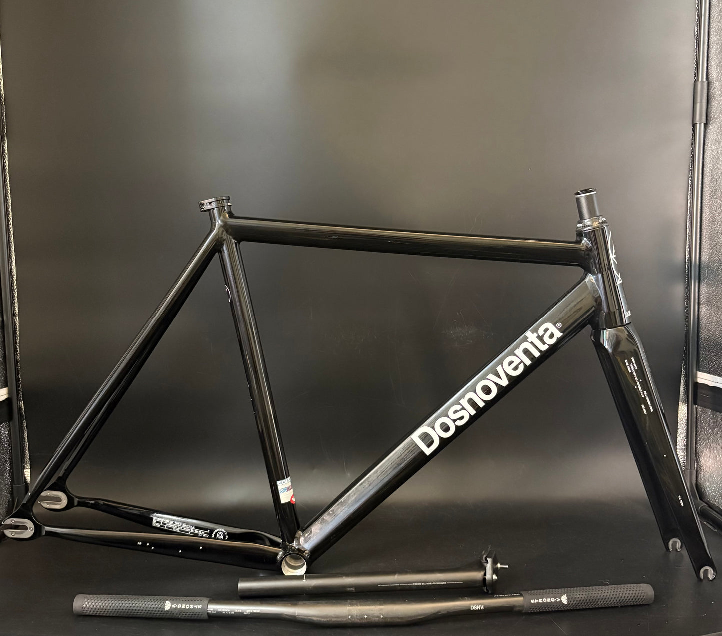Dosnoventa Los Angeles Frameset Black Medium w/ Carbon Bars + Seatpost