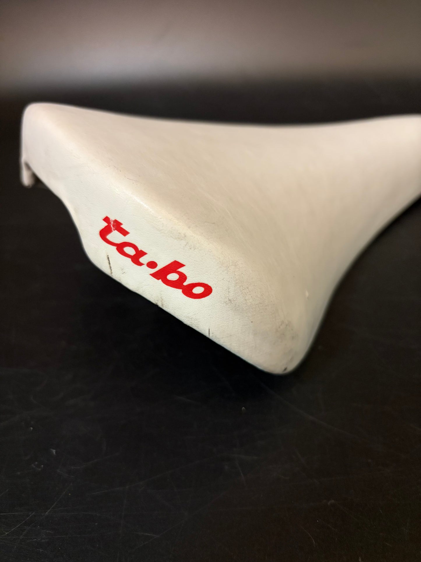 Soma TaBo Saddle White
