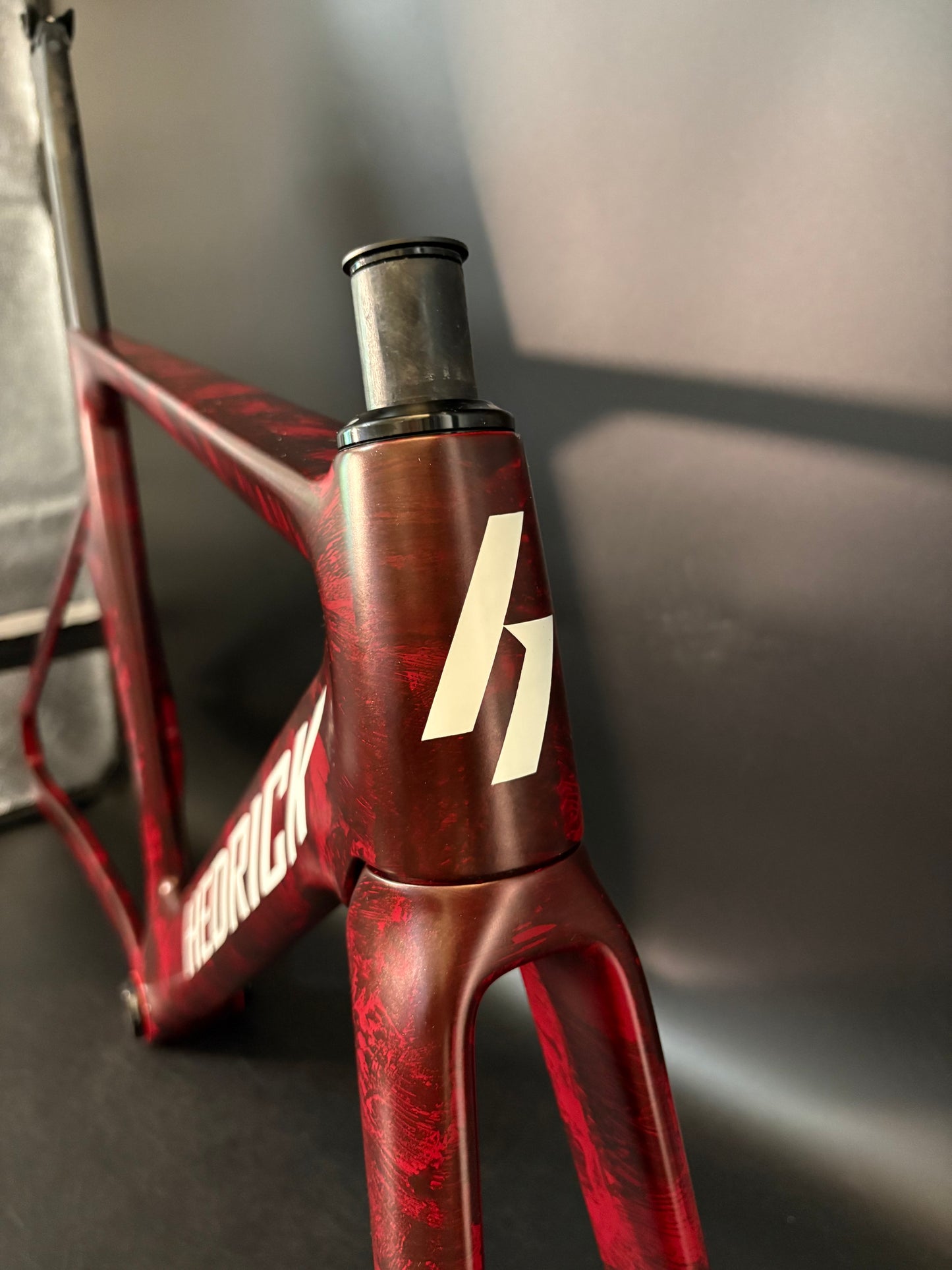 Hedrick Carbon Frameset Red Marble 50cm ST 56cm TT