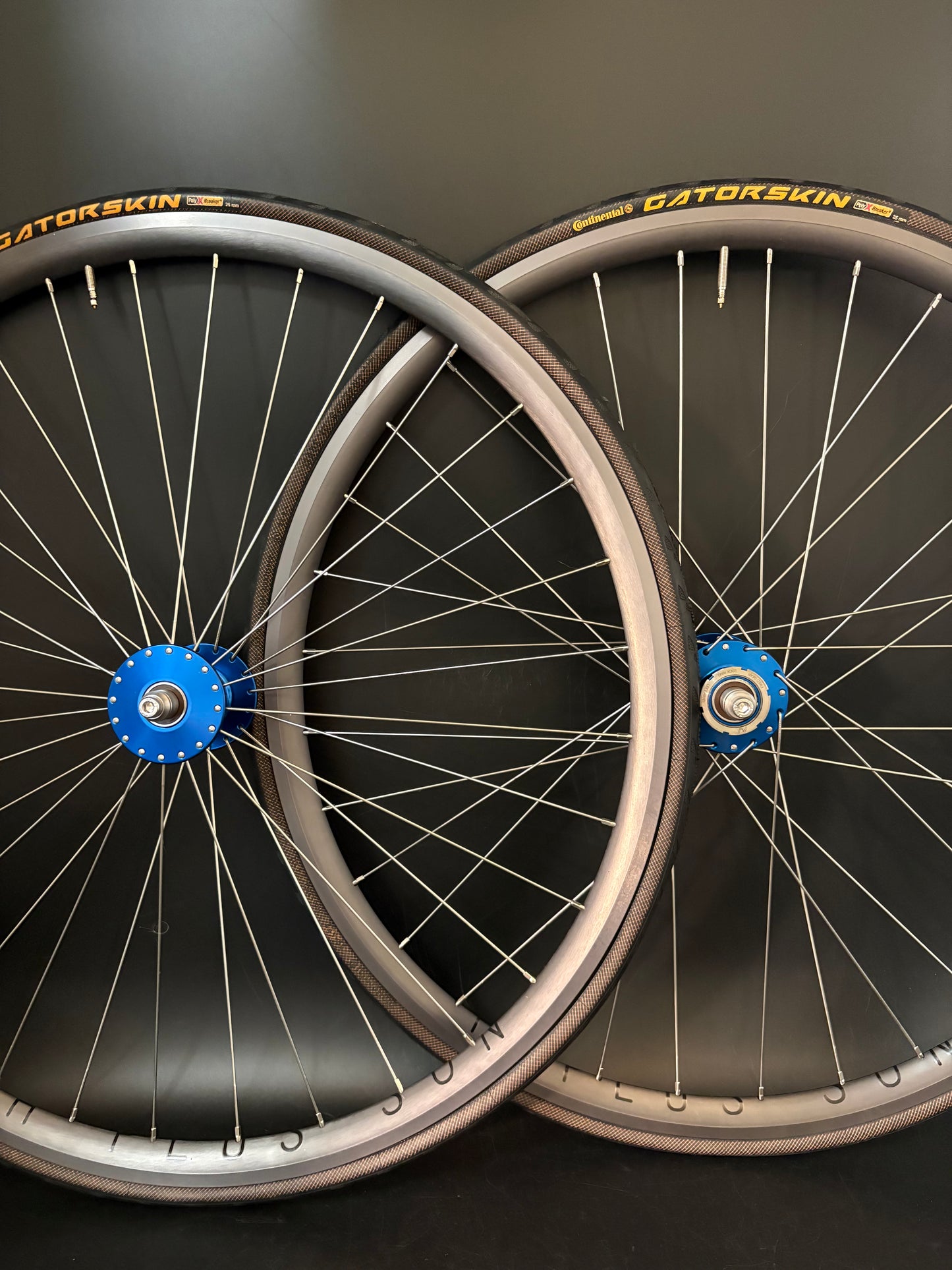 H Plus Son Archetype Grey / Phil Wood HF Blue Wheelset 32h