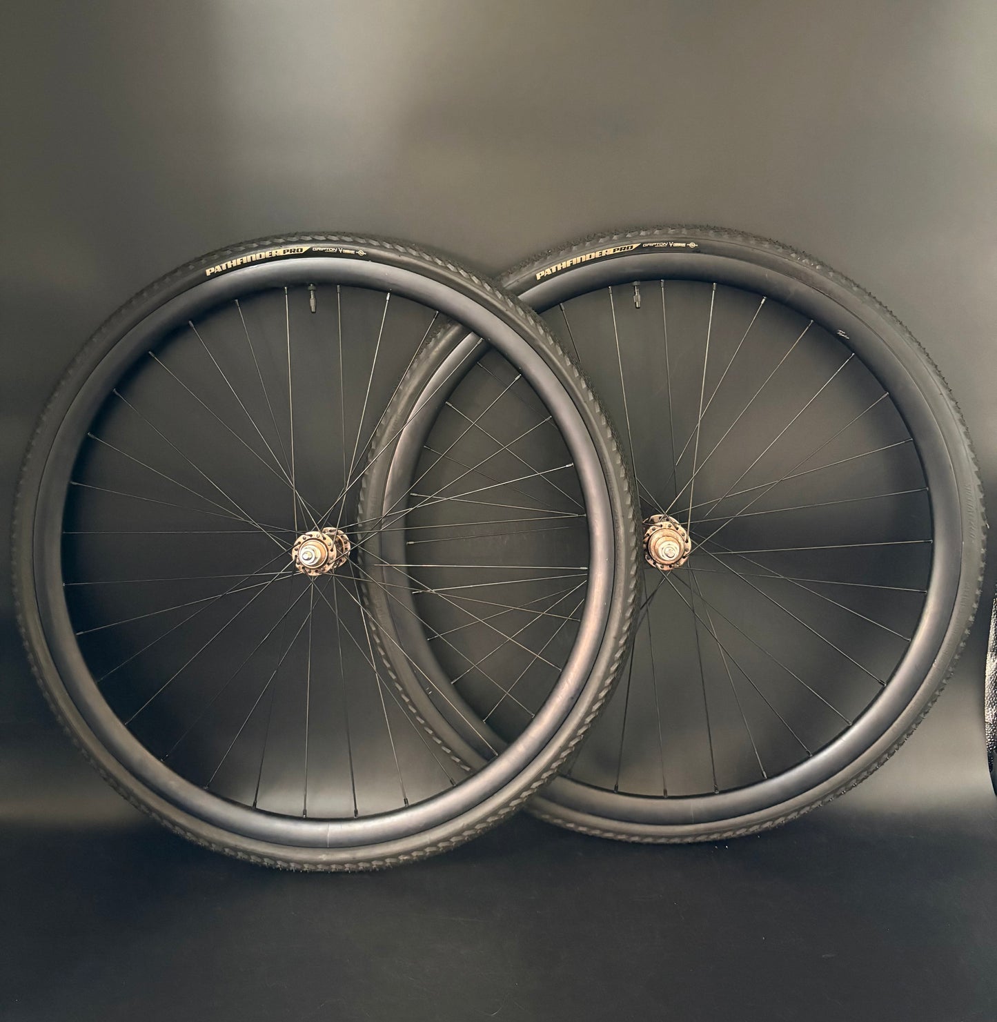 Velocity Aileron Black / Gran Compe Custom Anodize LF Wheelset 32h