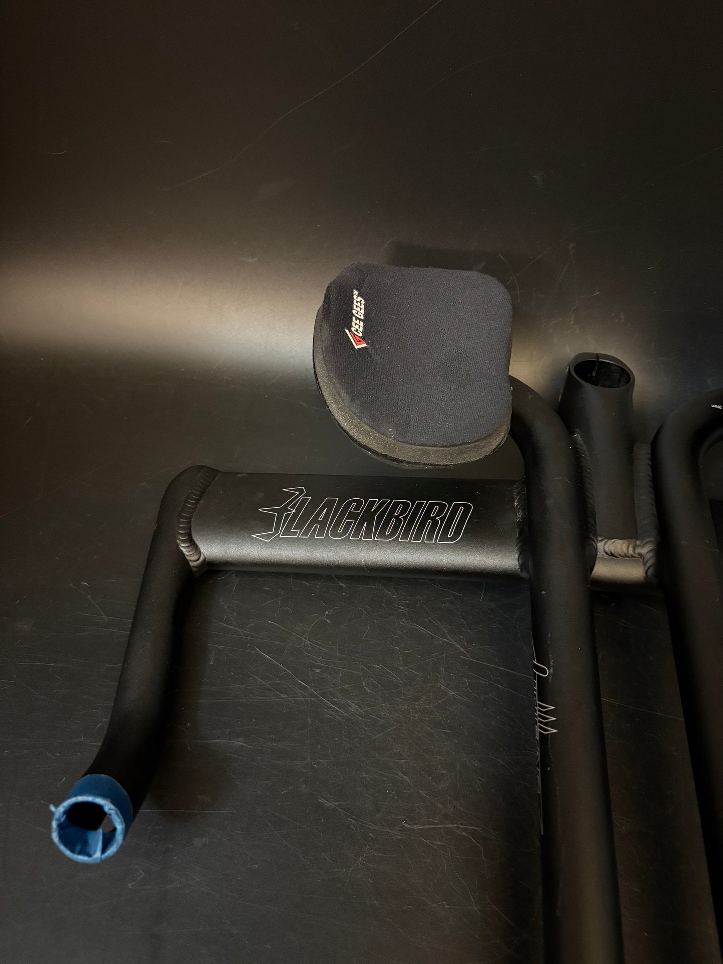 Blackbird Linear Aero Handlebar Black 38cm 85mm