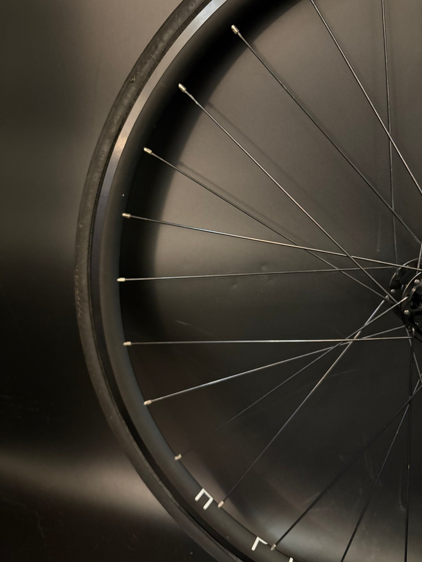 H Plus Son Archetype Black / Spike Hubs Wheelset 28h