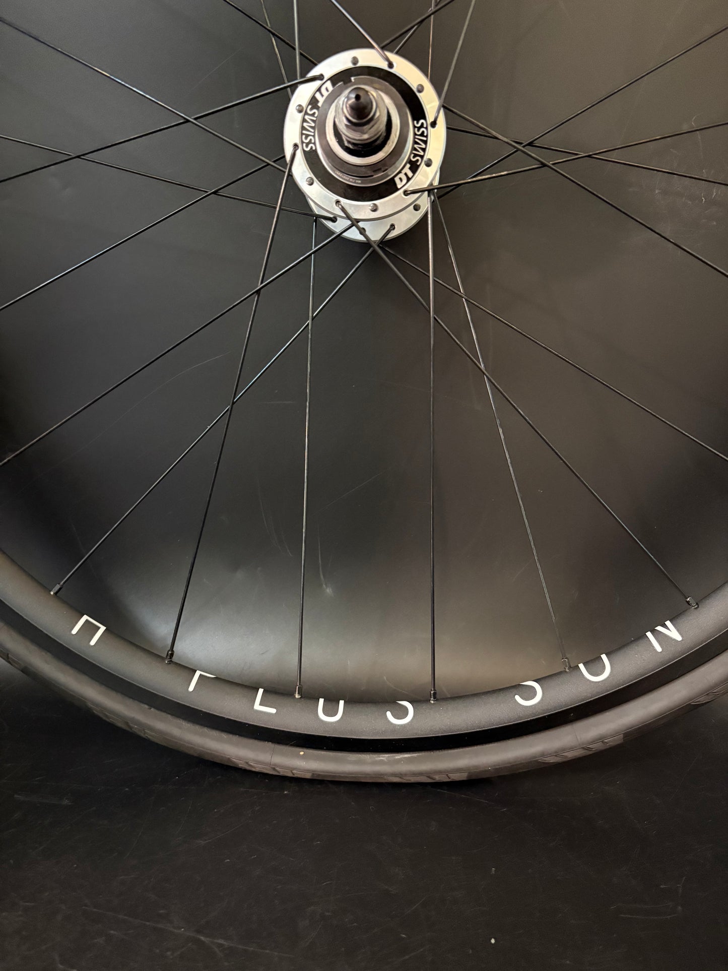 H Plus Son Archetype / DT Swiss Wheelset Black 20/24h