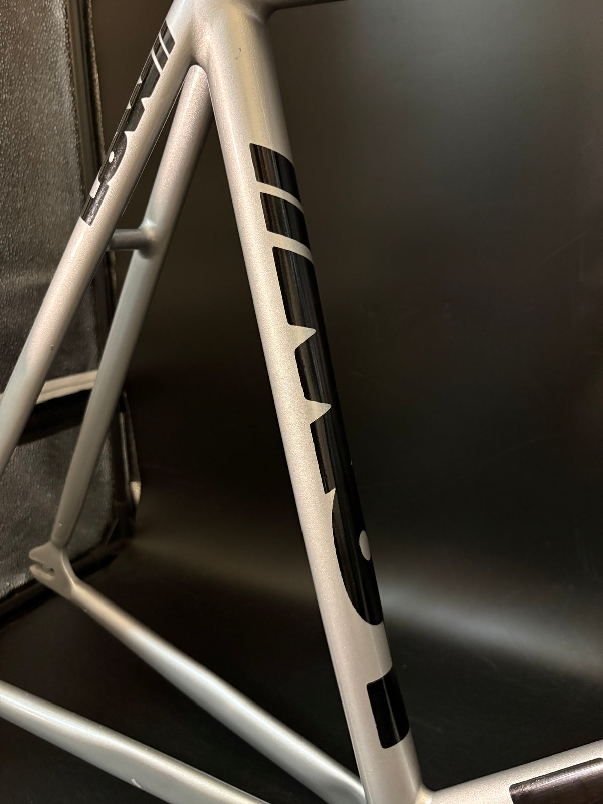 Low// Track Standard Frameset Silver 56cm