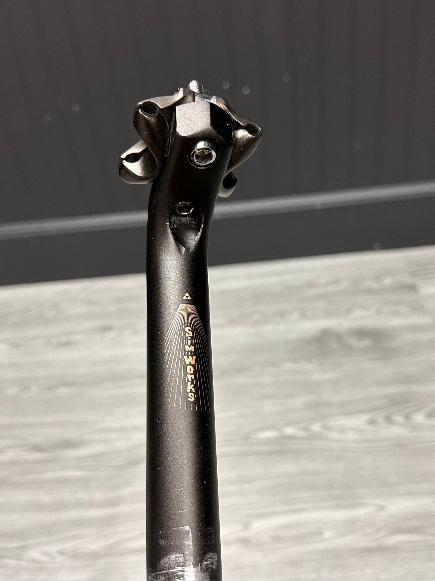 SimWorks Froggy Stealth Setback Seatpost 27.2